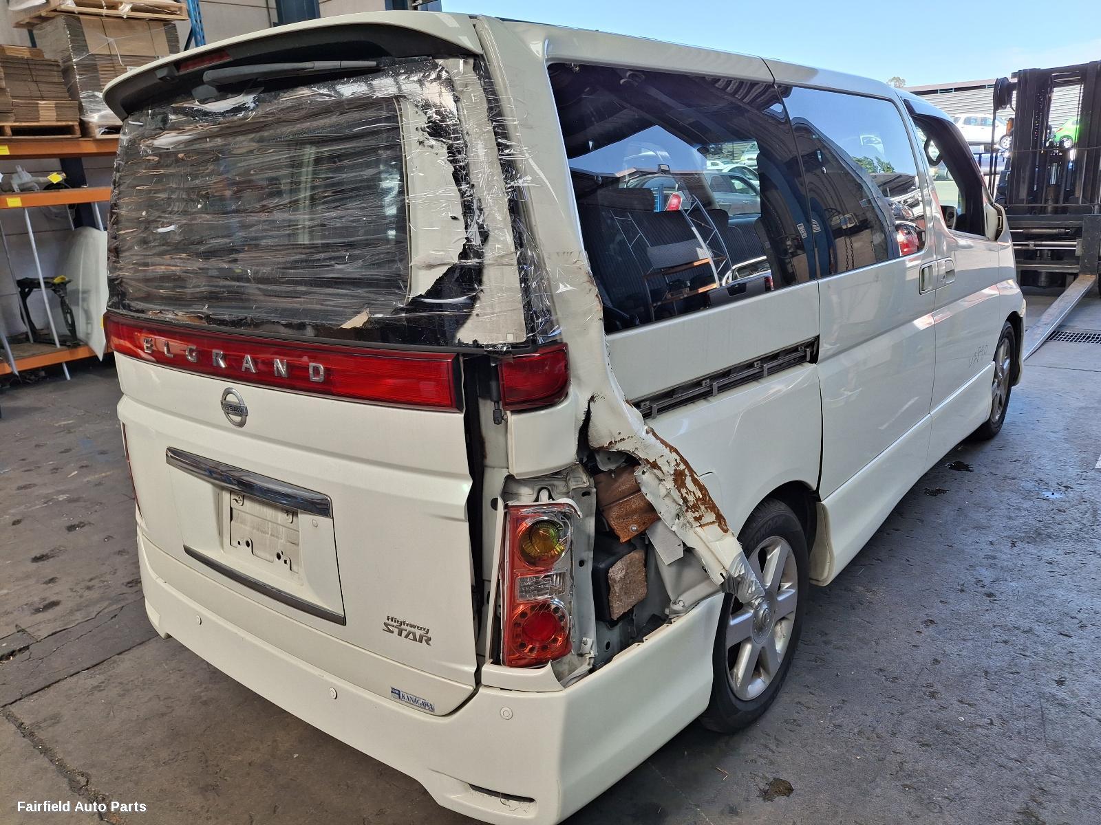 2010 Nissan Elgrand Left Taillight