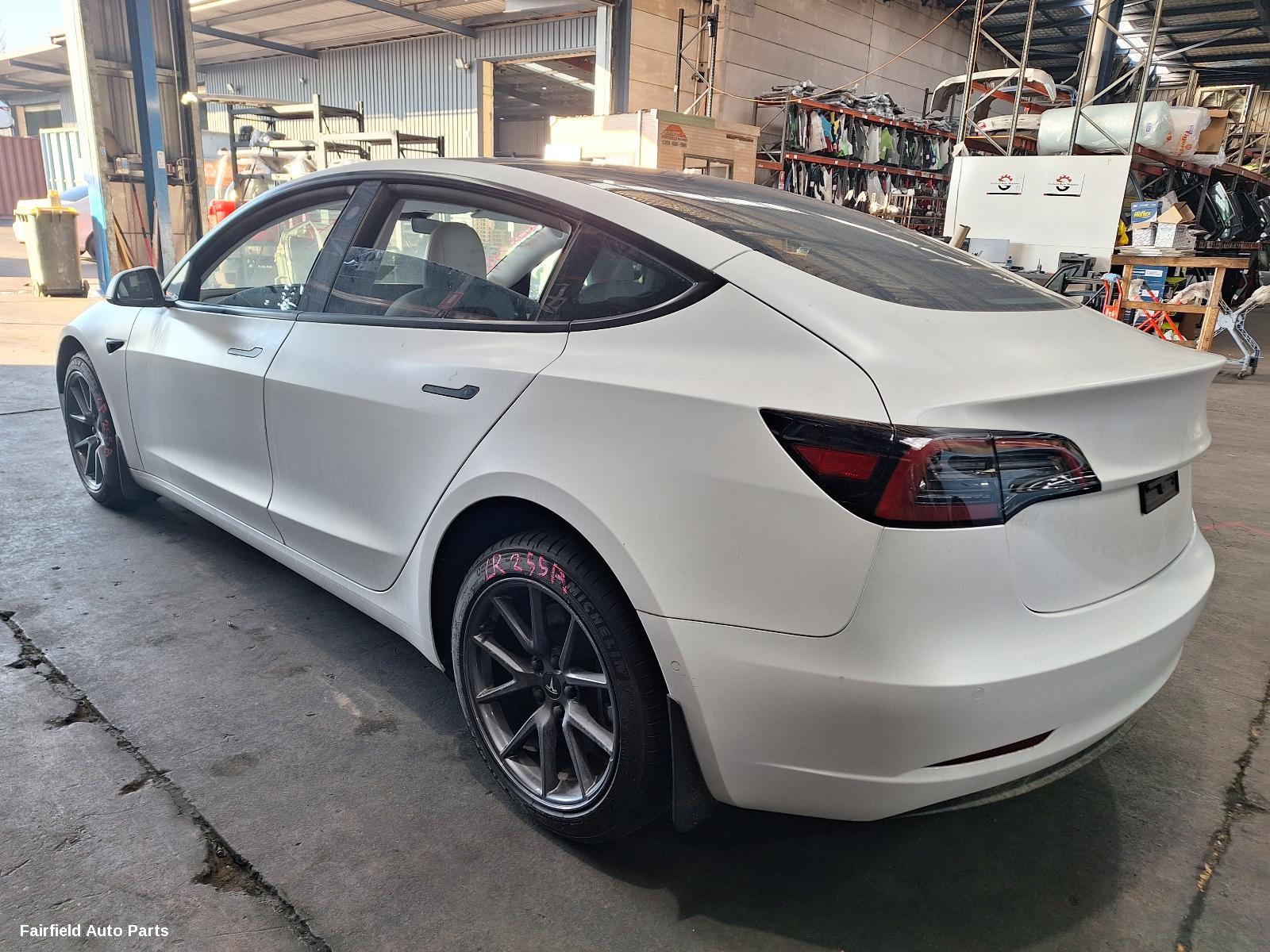 2023 Tesla Model 3 Right Front Hub Assembly