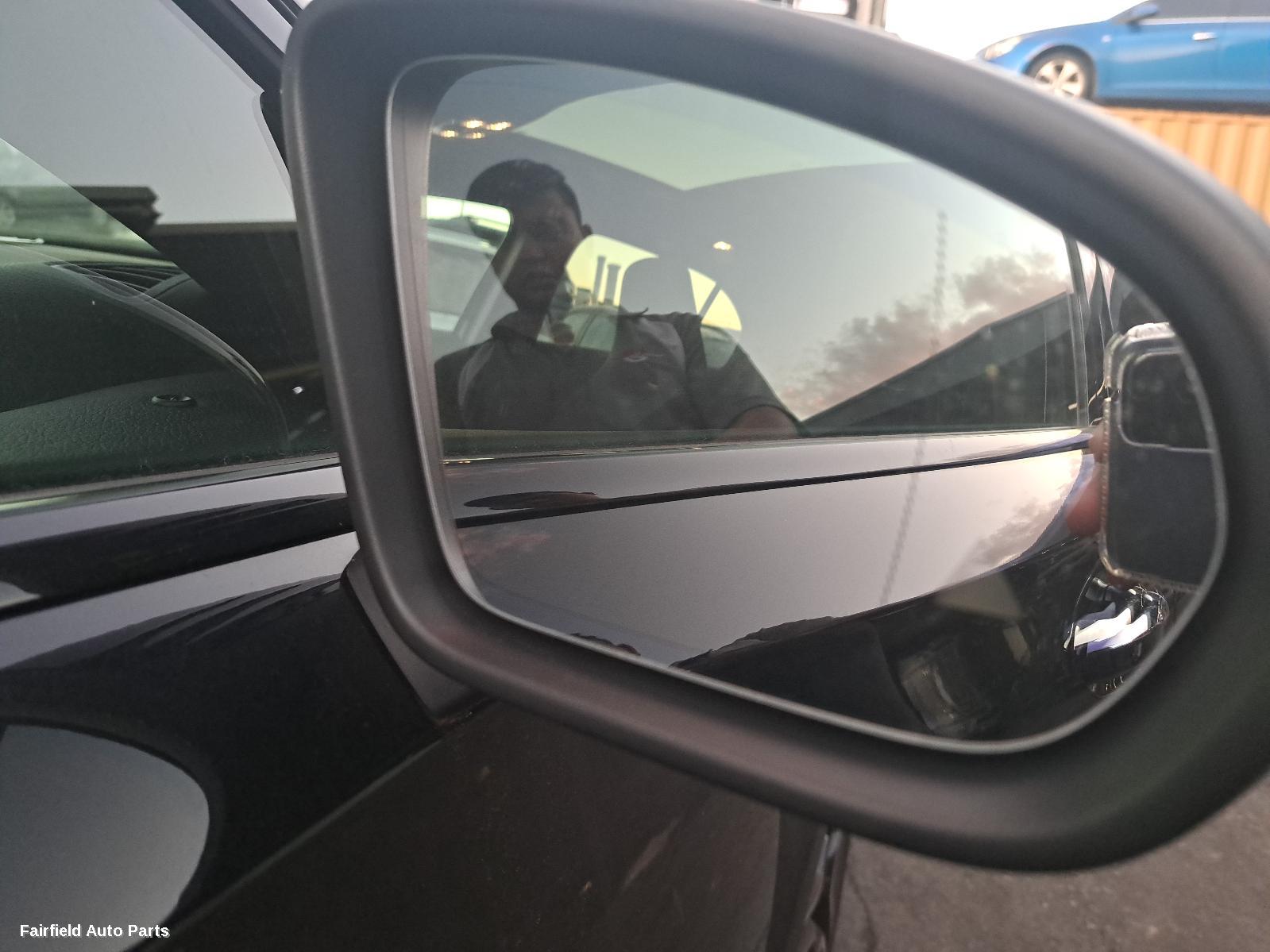 2018-2023 Mercedes A Class Right Door Mirror