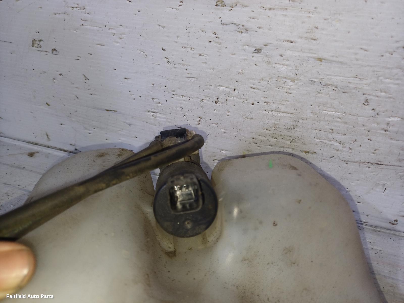 2010-2016 Renault Megane Washer Bottle