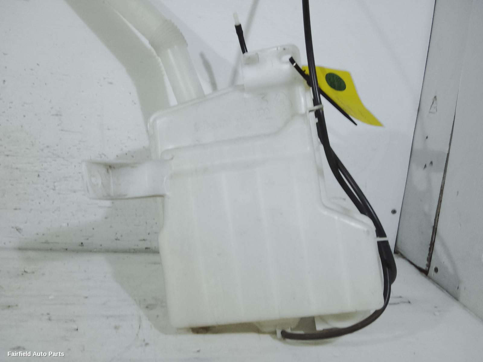 2016-2019 Mitsubishi Asx Washer Bottle