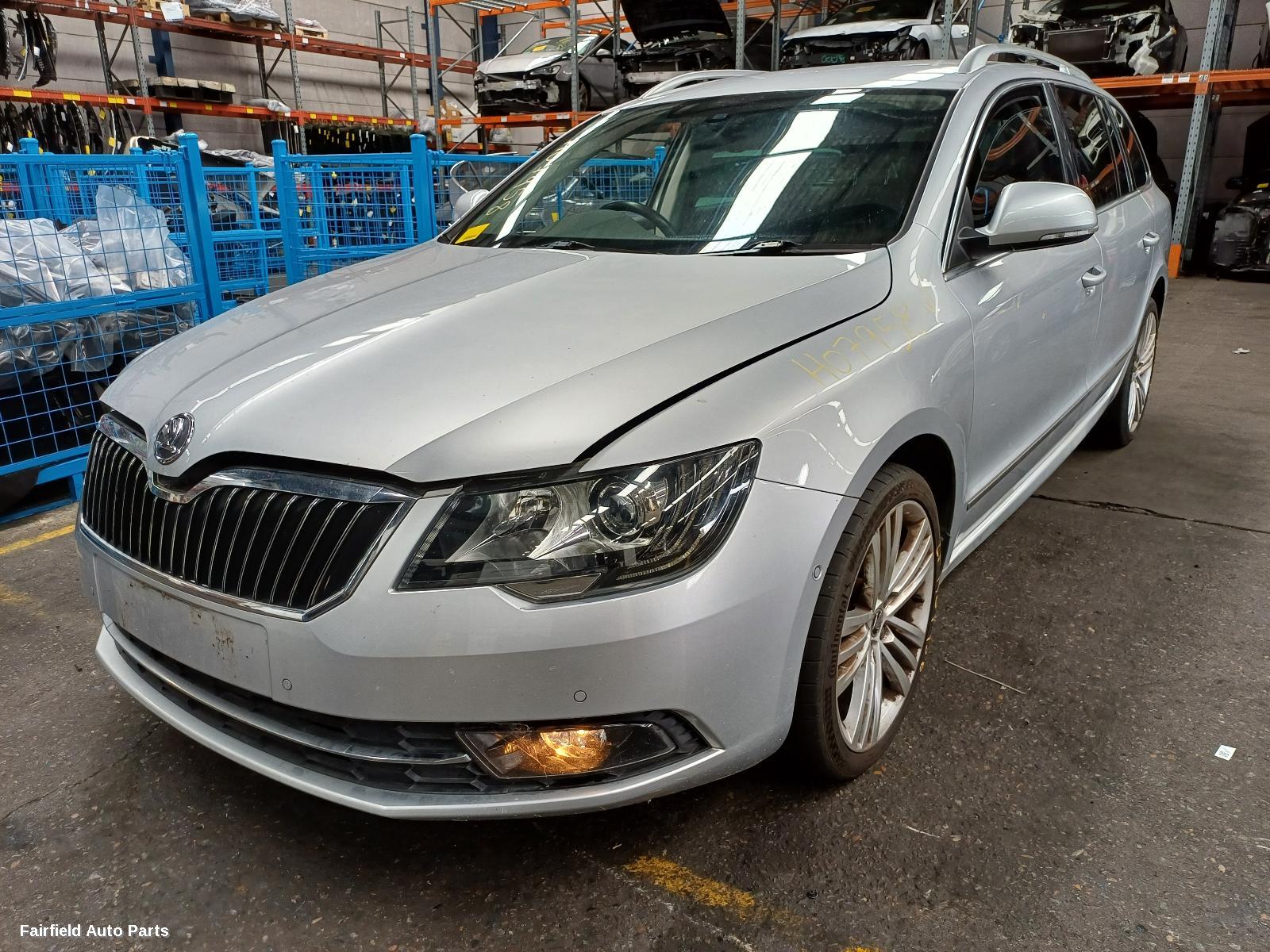 2014 Skoda Superb Sunvisor