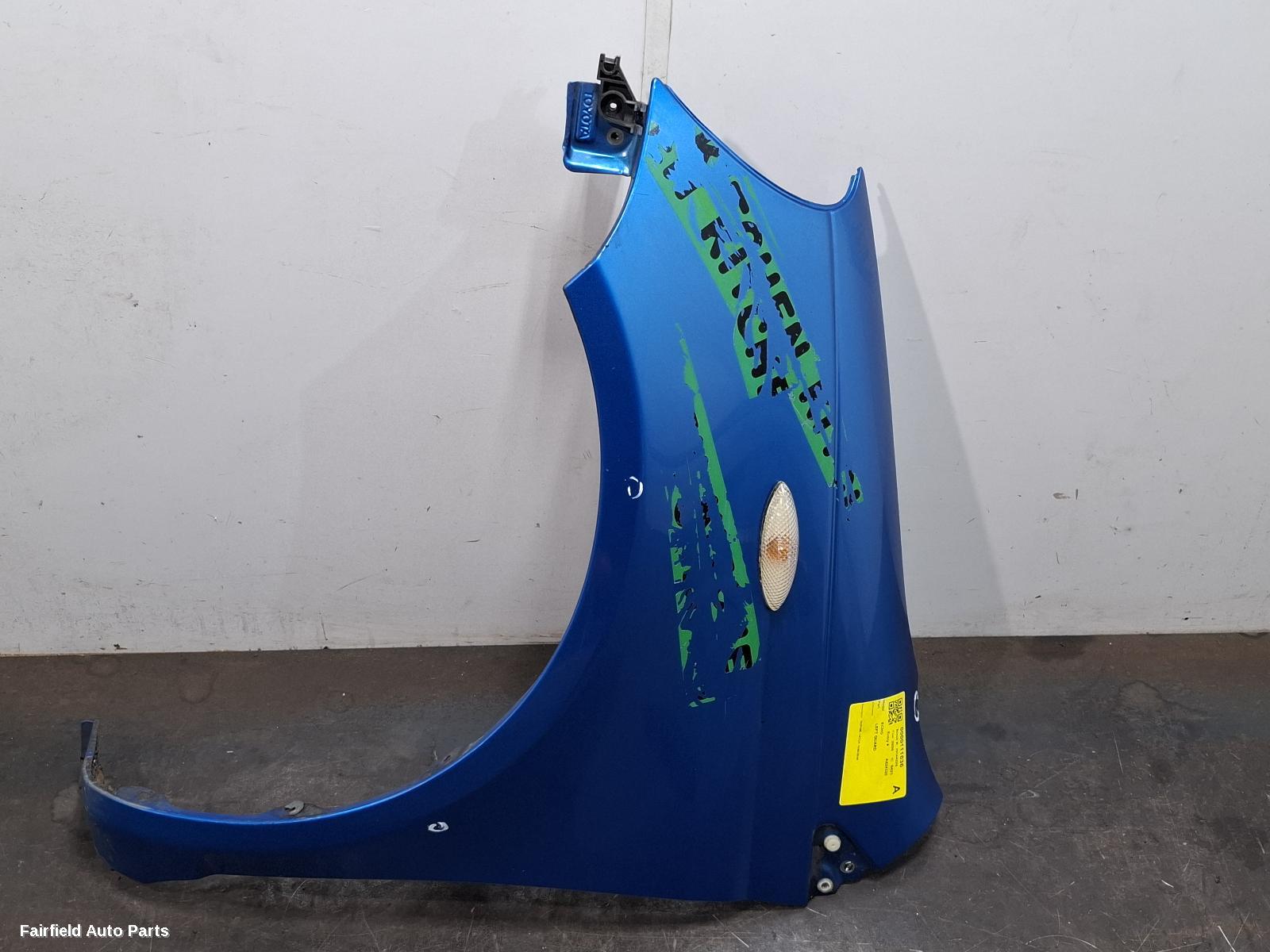 1999-2005 Toyota Echo Left Guard