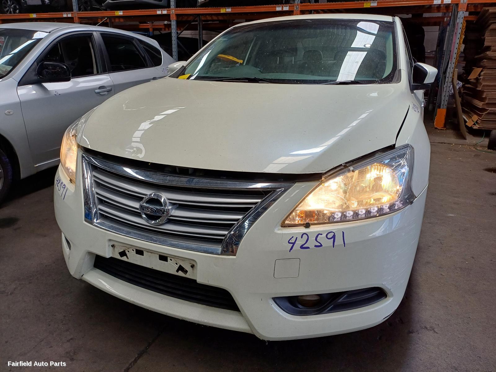 2013 Nissan Pulsar Left Taillight