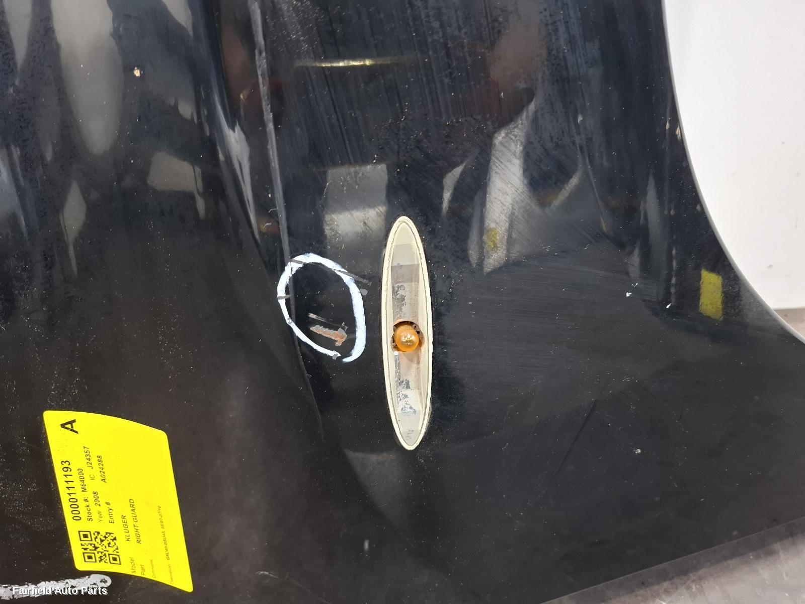 2007-2010 Toyota Kluger Right Guard