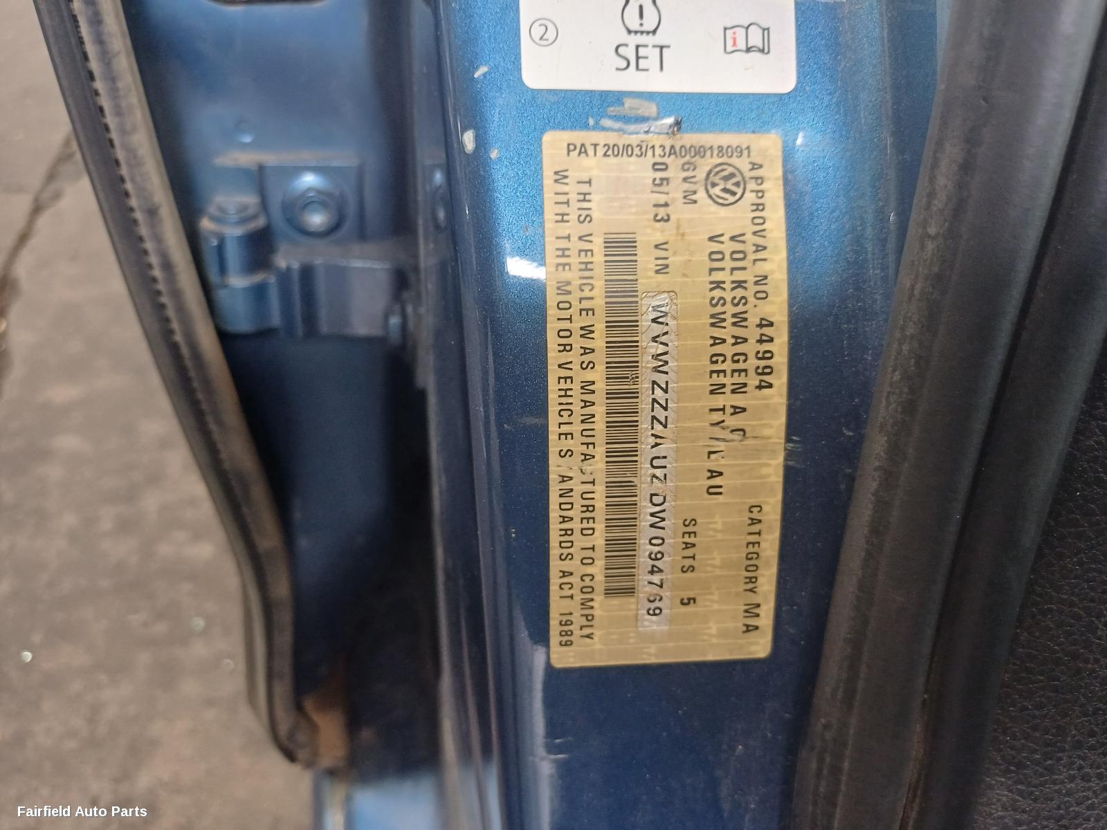 2013 Volkswagen Golf Left Rear Door Sliding