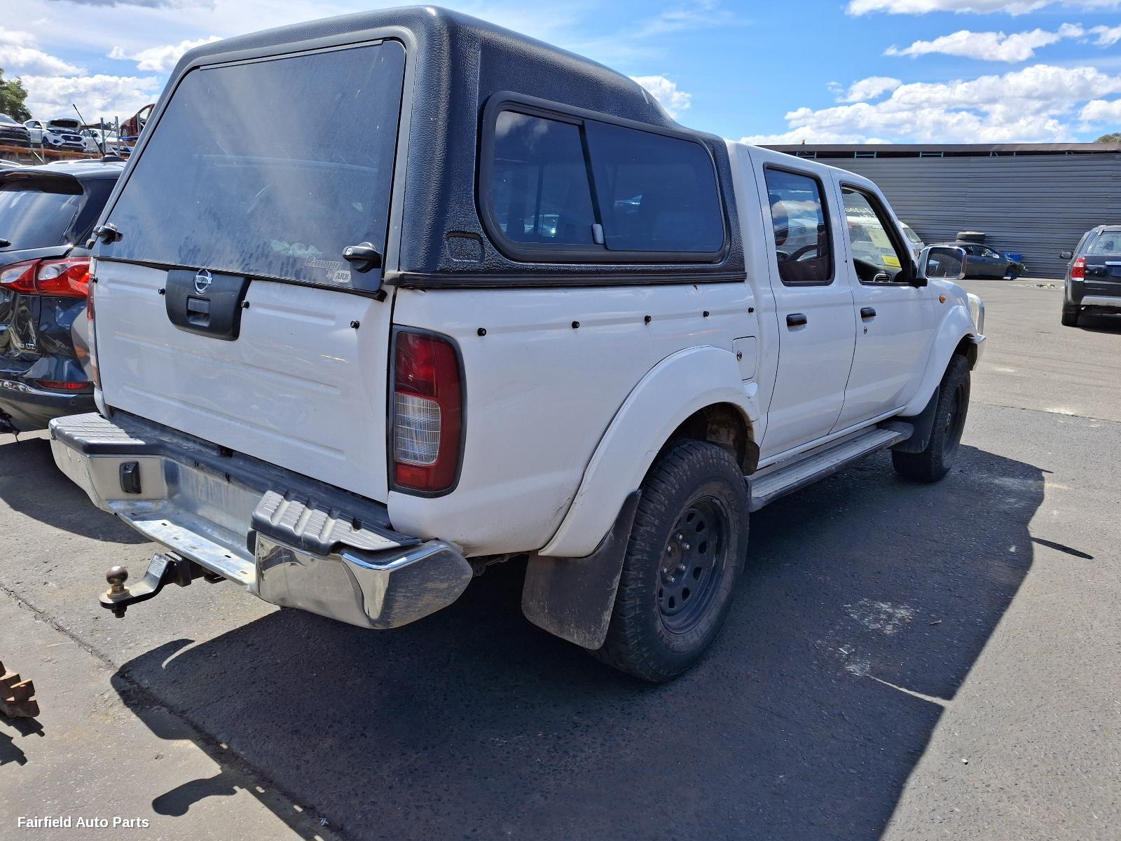 2006 Nissan Navara Right Taillight
