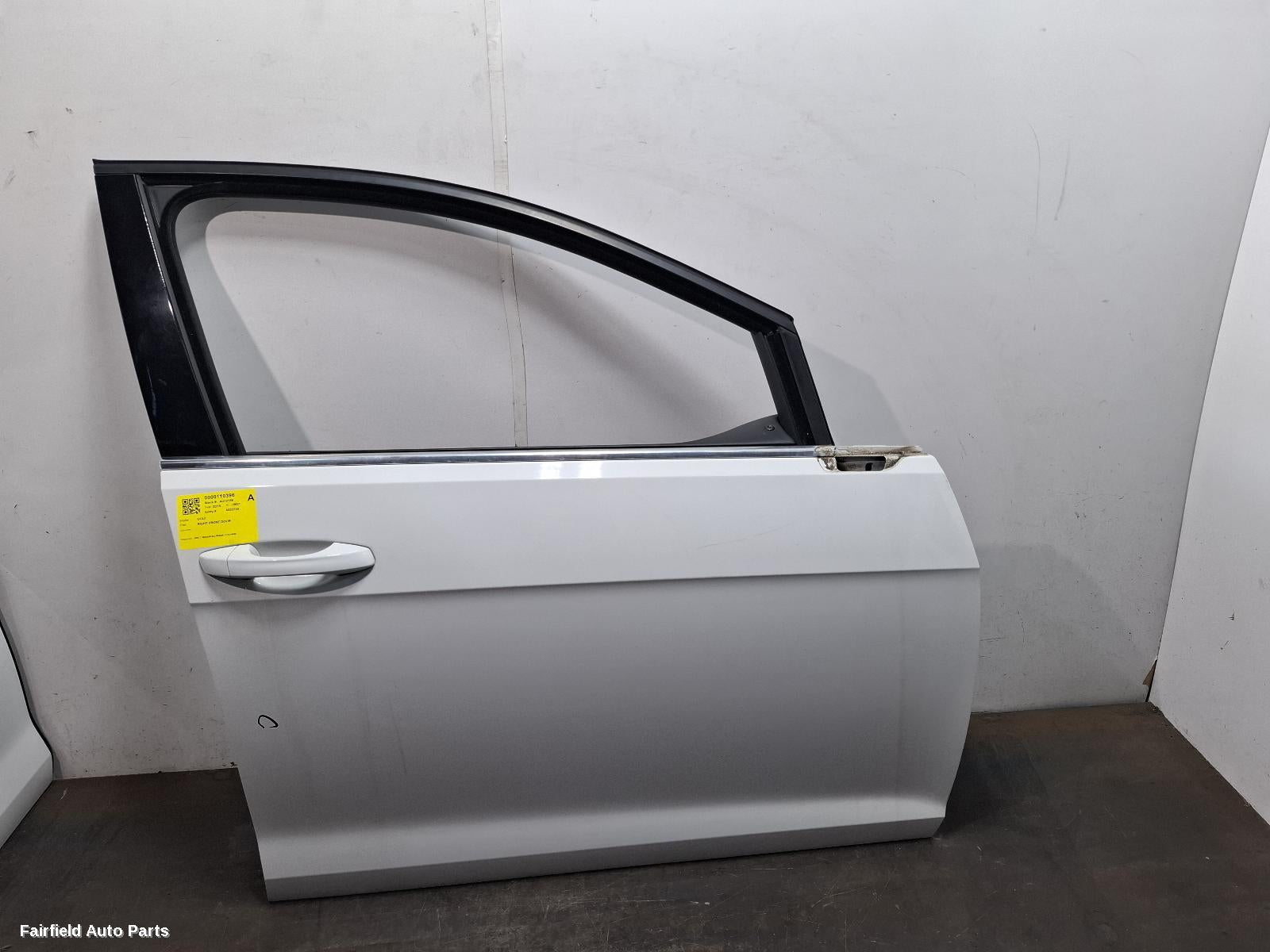 2012-2020 Volkswagen Golf Right Front Door