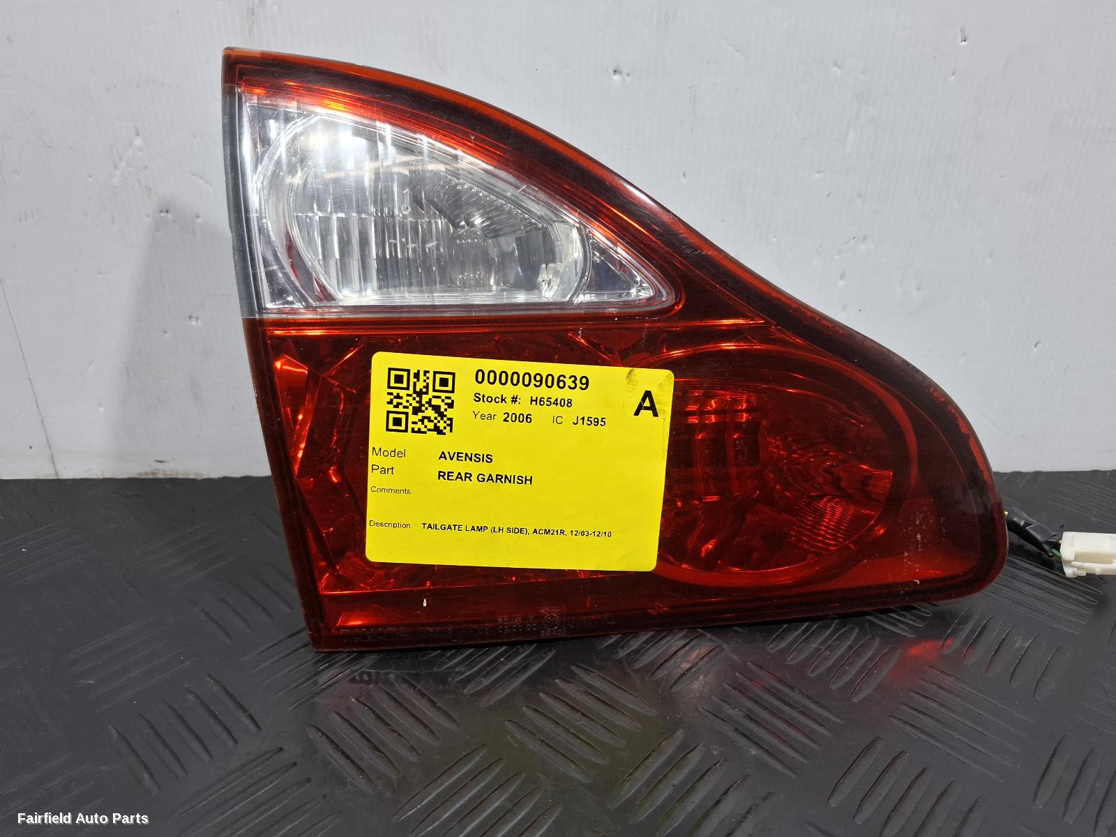 2003-2010 Toyota Avensis Rear Garnish