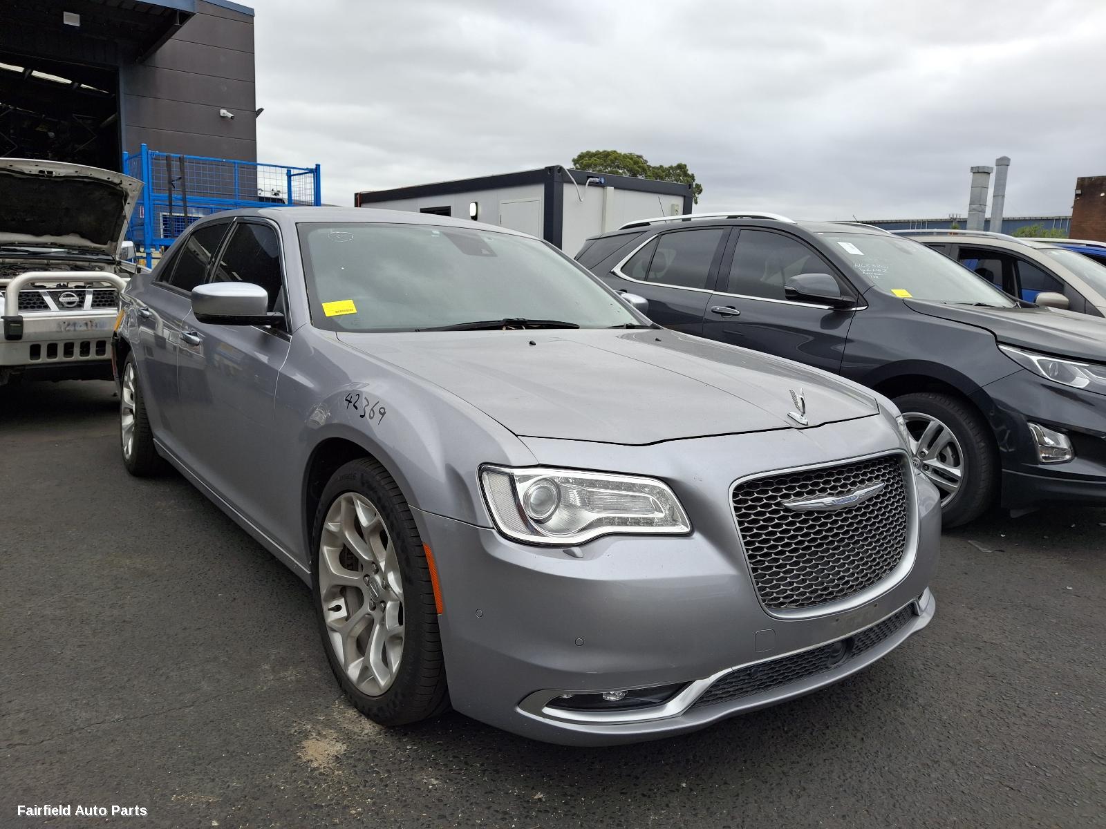 2016 Chrysler 300c Left Front Hub Assembly