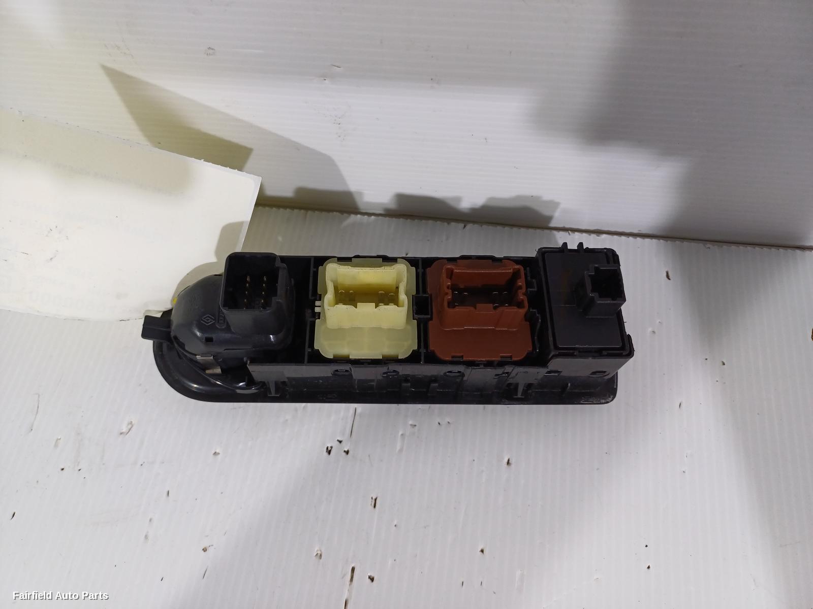 2014-2020 Renault Captur Pwr Dr Wind Switch