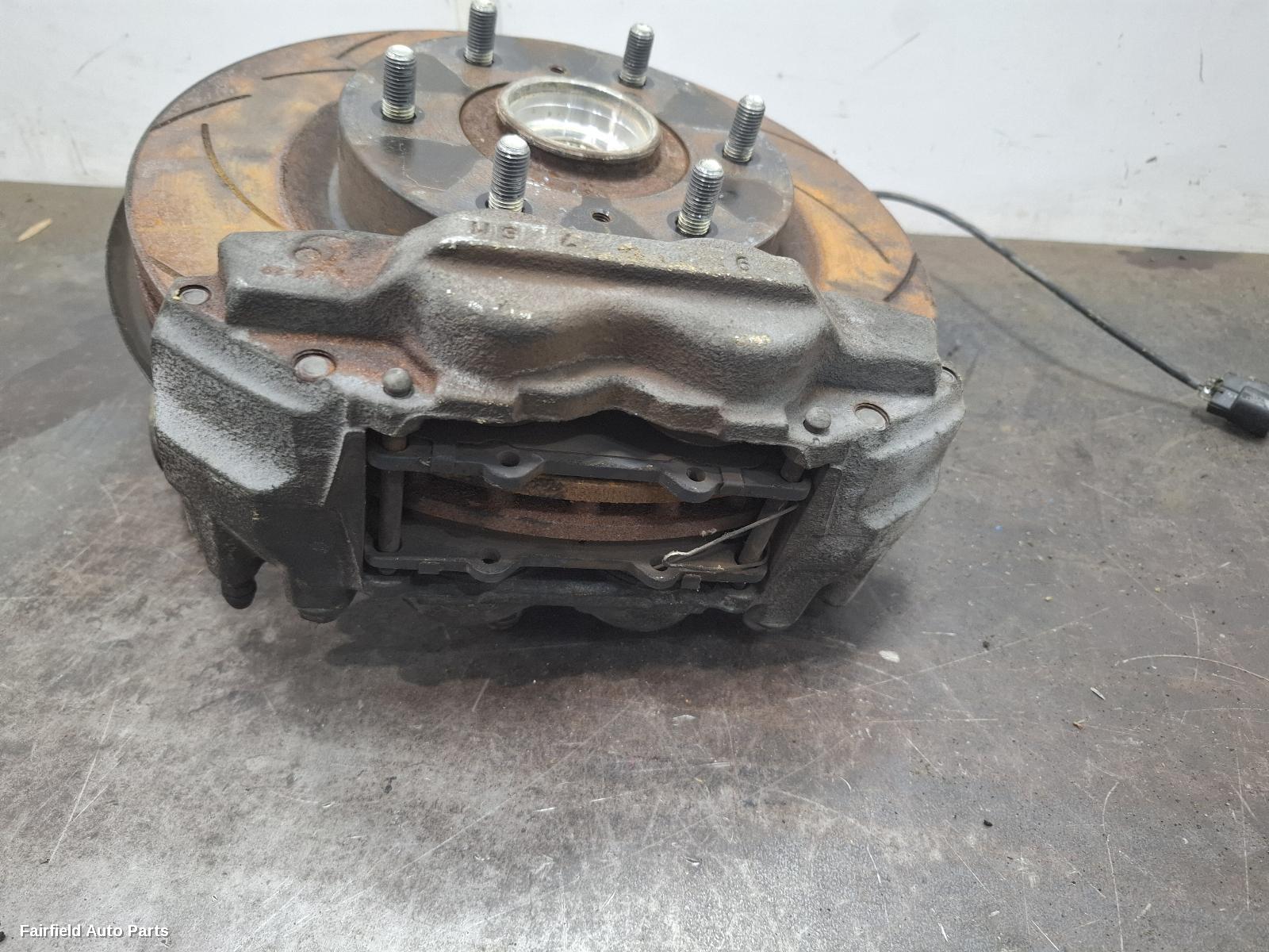 2006-2021 Mitsubishi Pajero Right Front Hub Assembly