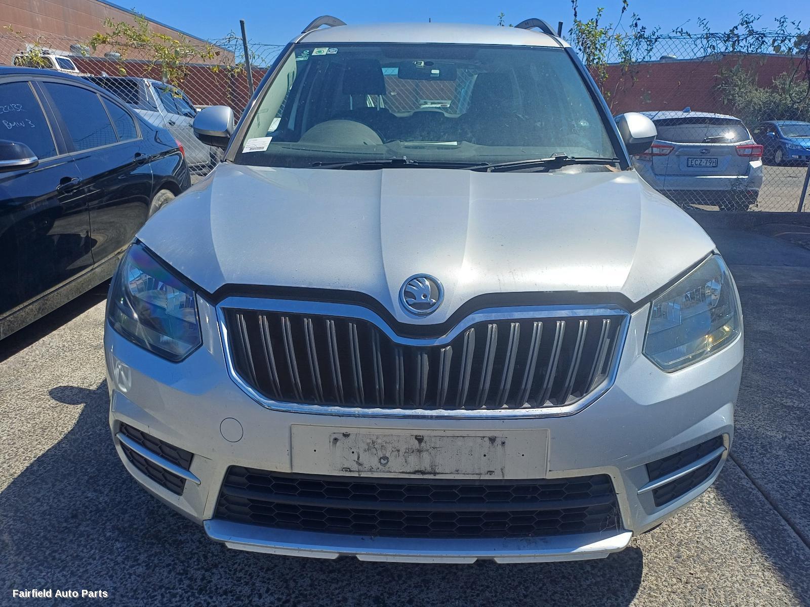 2014 Skoda Yeti Left Door Mirror