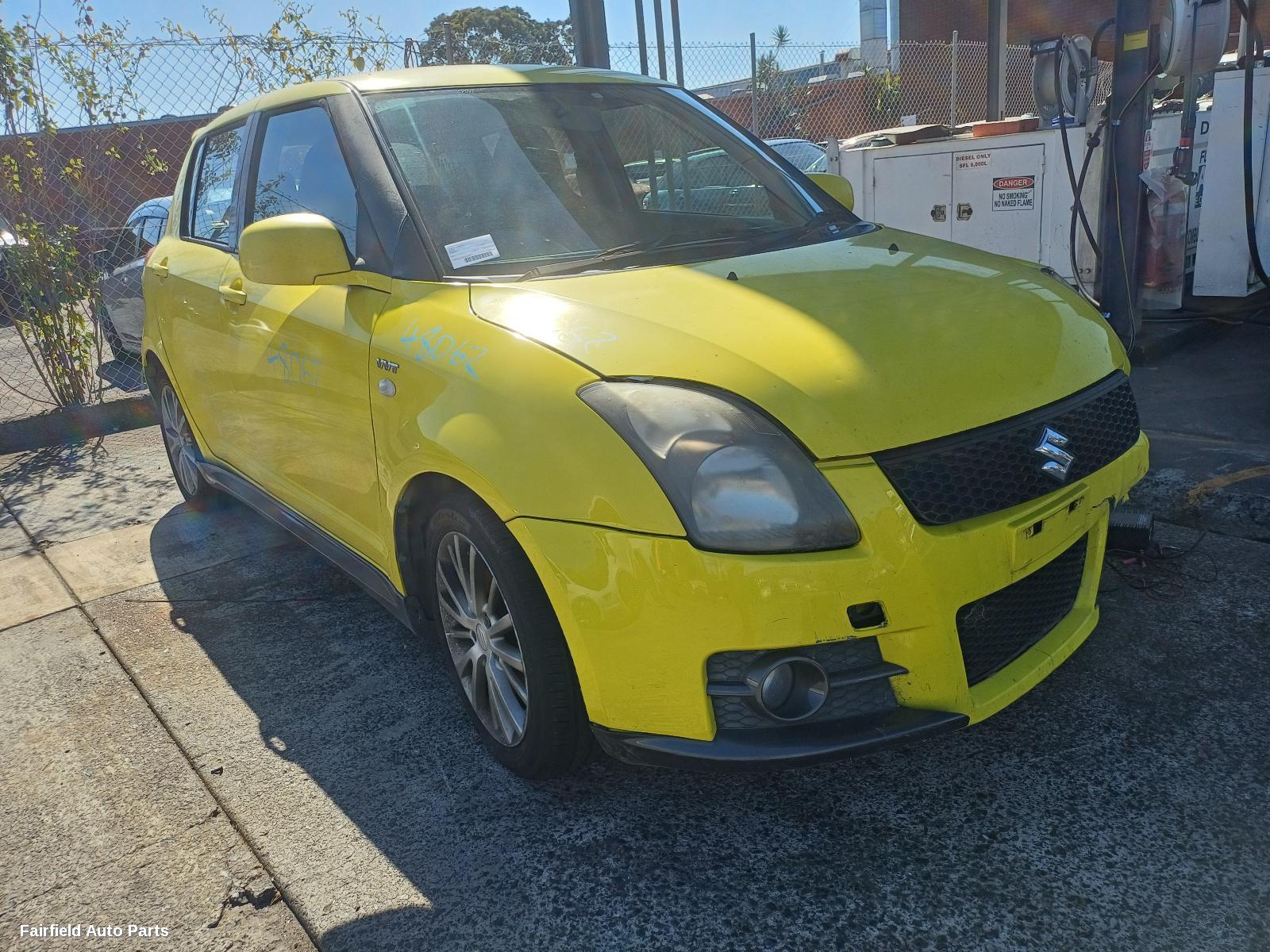 2009 Suzuki Swift Right Guard