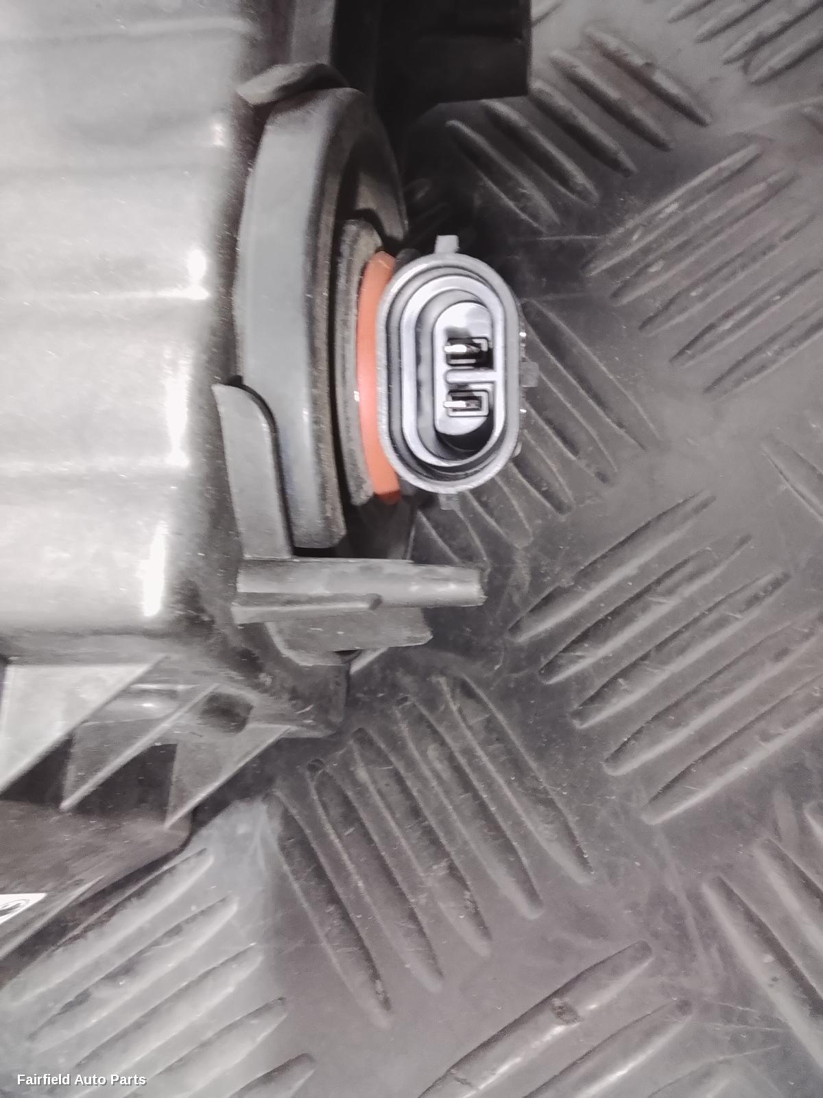 2016-2019 Skoda Superb Left Indicator Fog Side