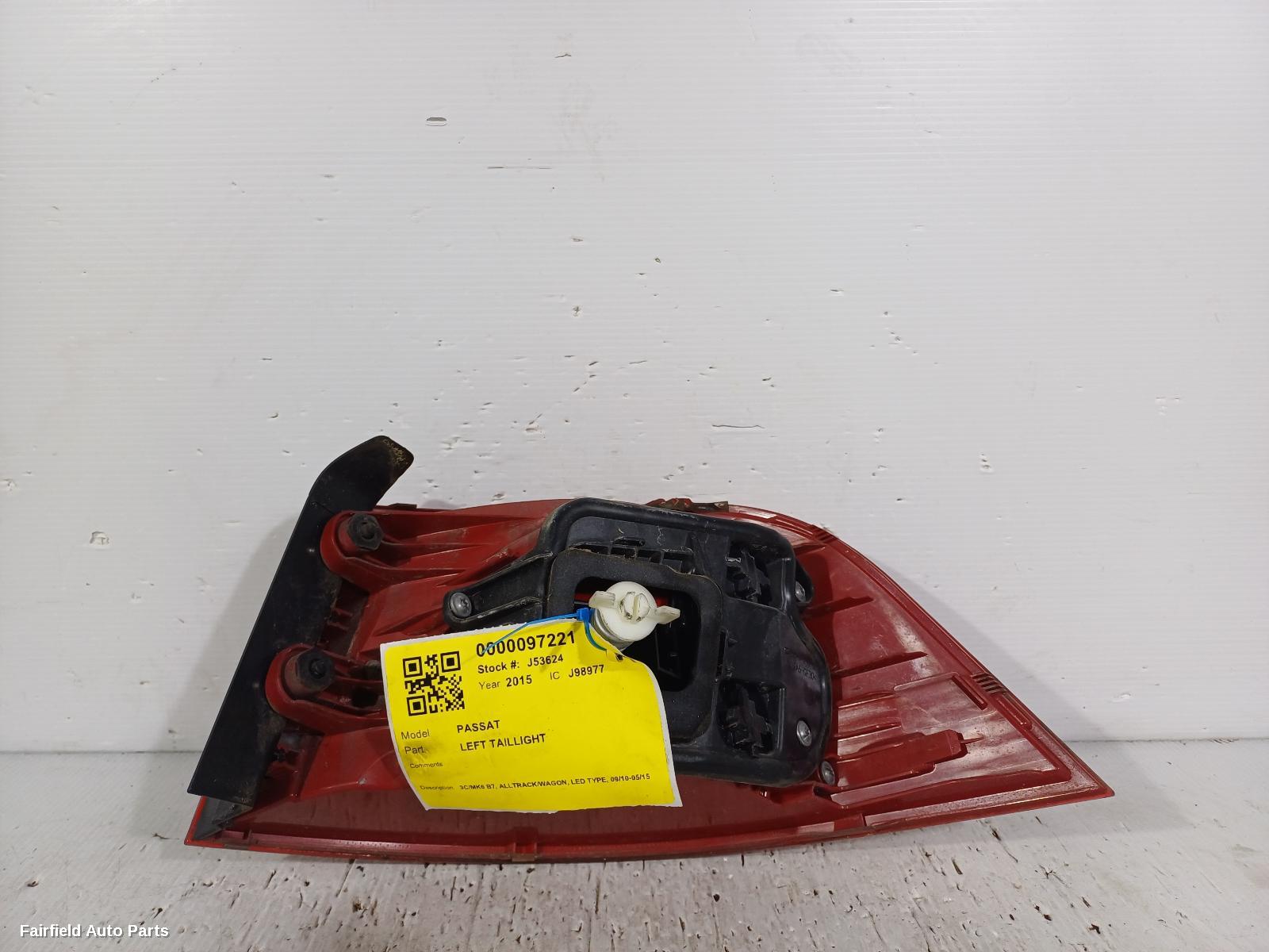 2010-2015 Volkswagen Passat Left Taillight