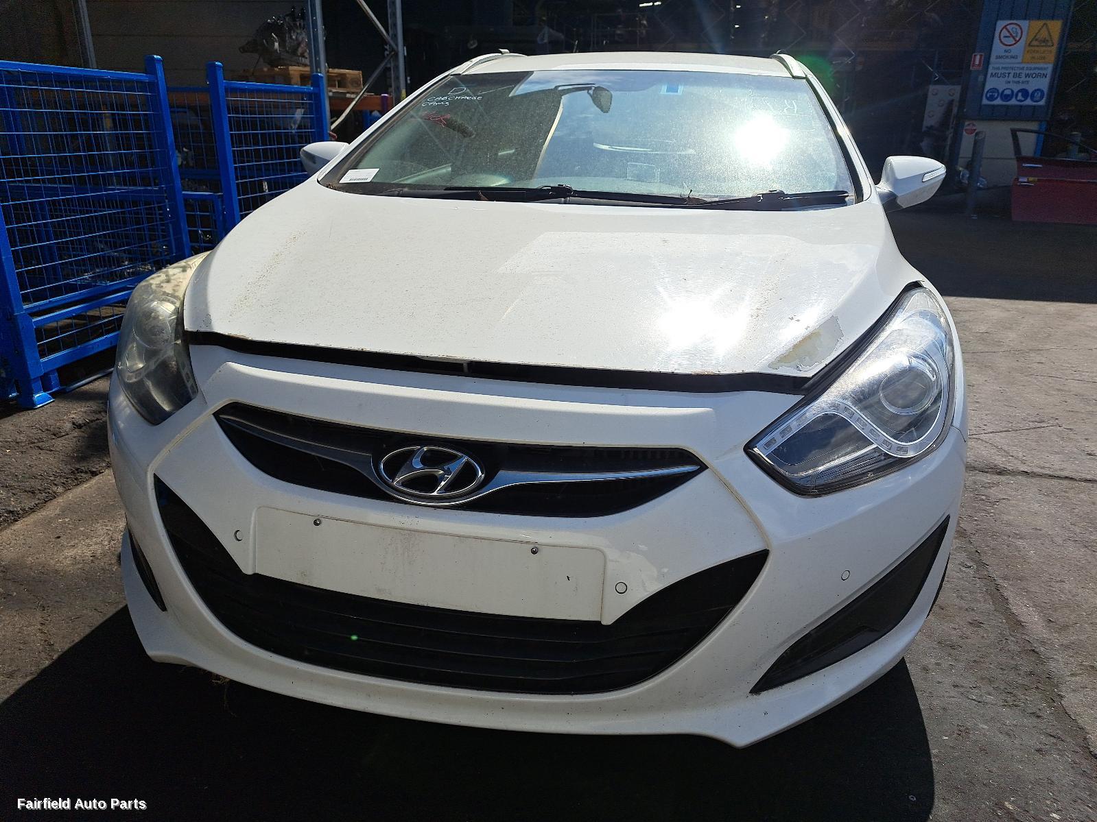 2011-2015 Hyundai I40 Rear Garnish