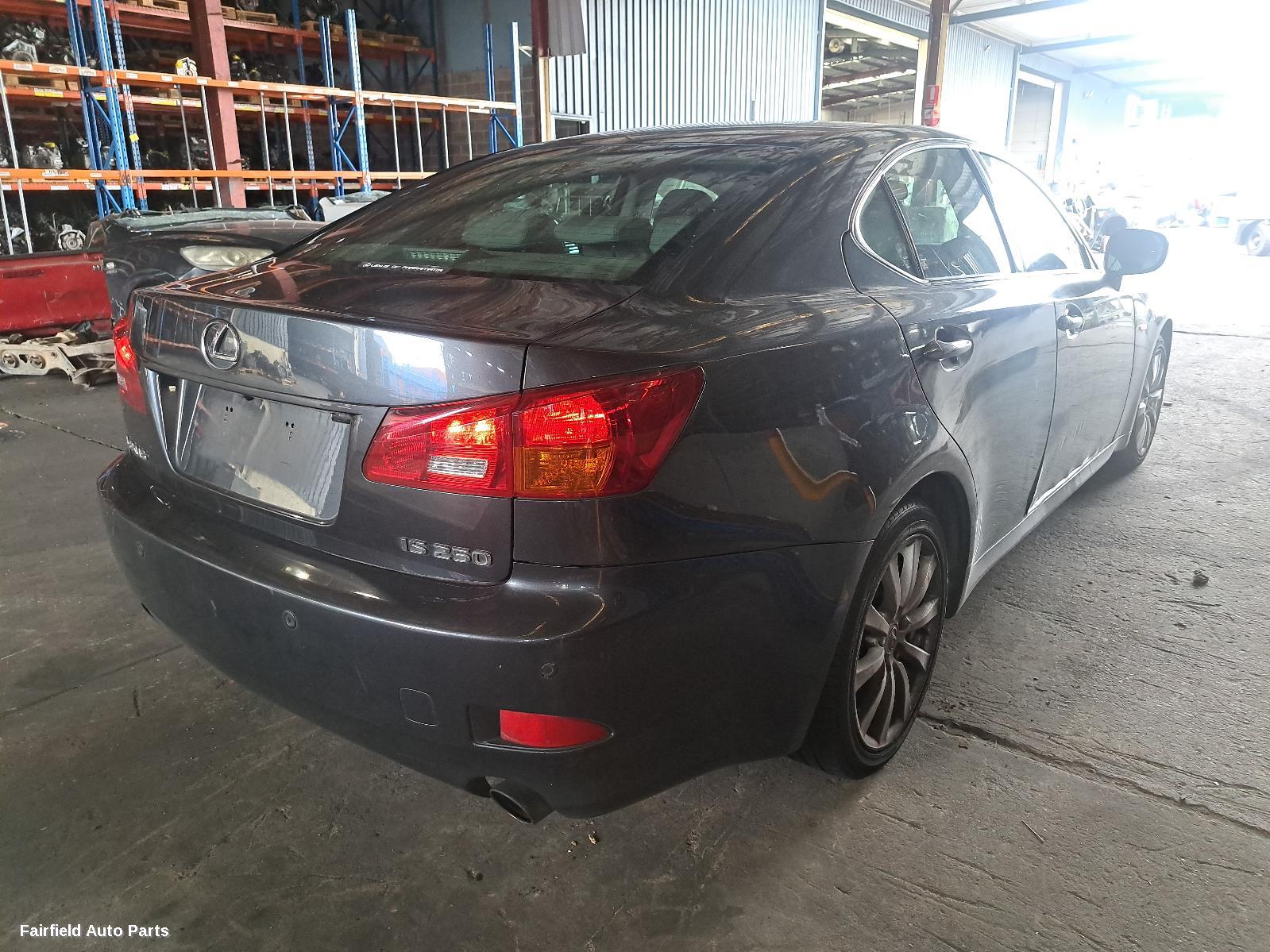 2007 Lexus Is250/is250c Left Taillight