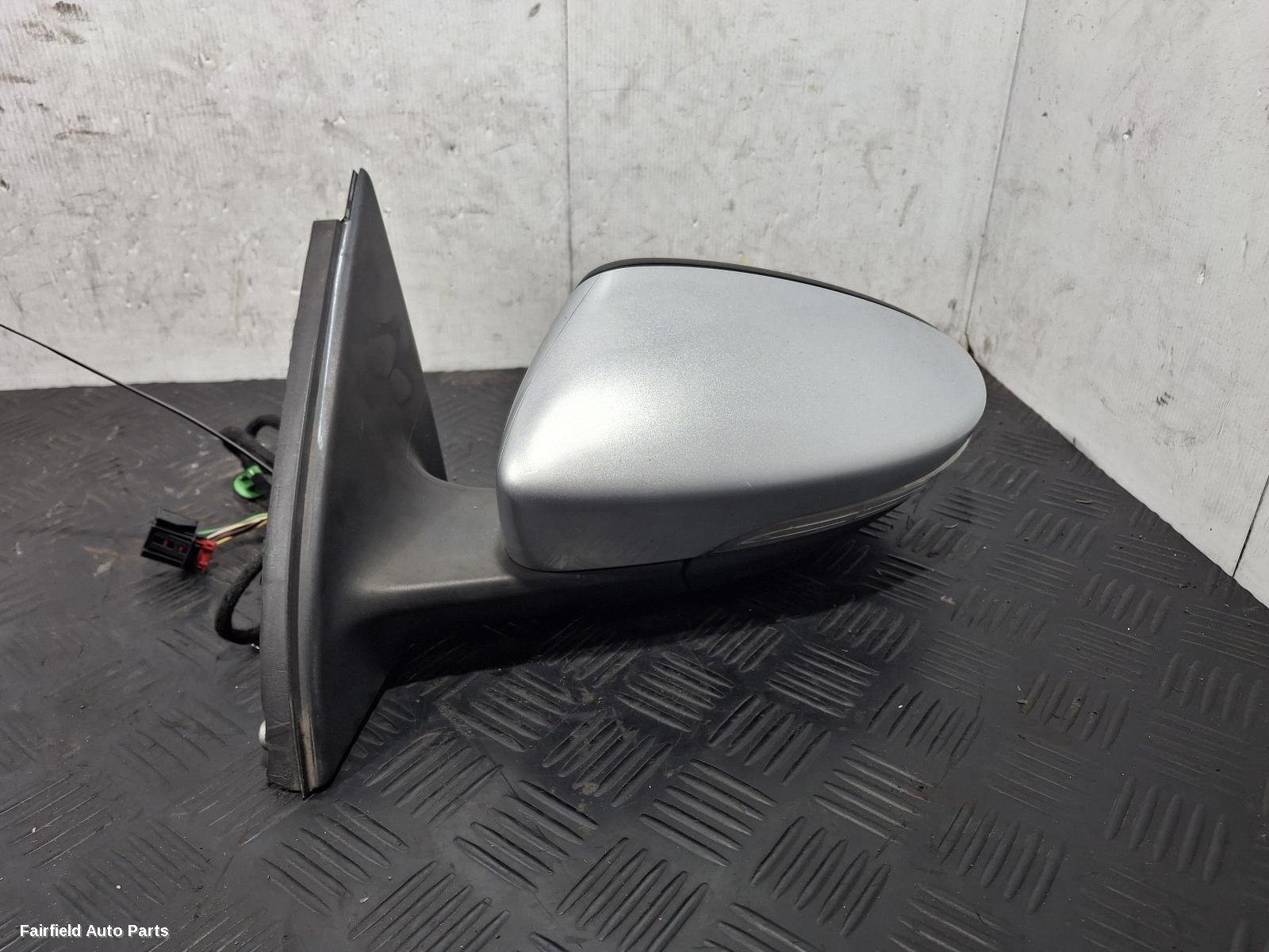 2010-2015 Volkswagen Passat Left Door Mirror