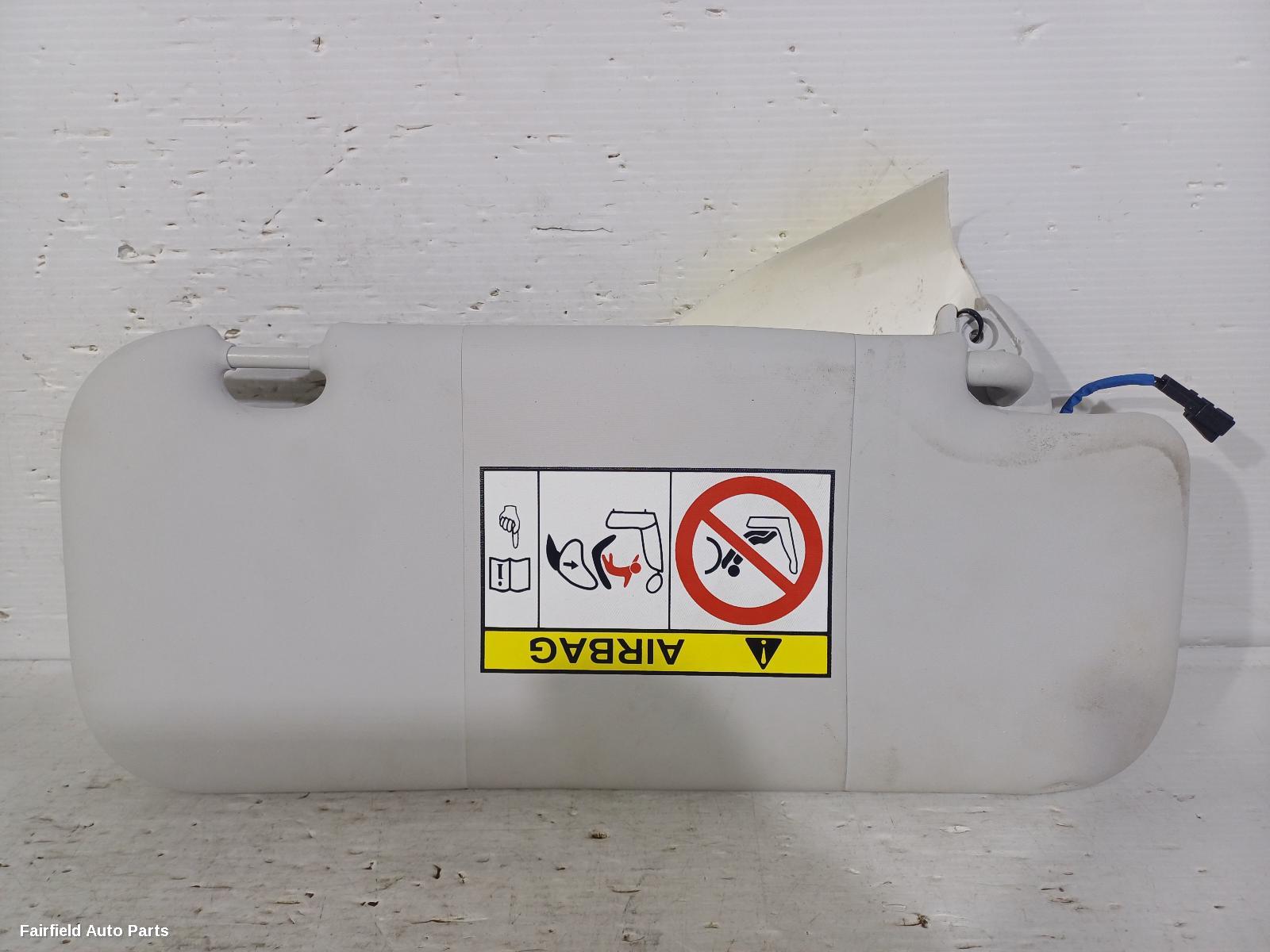 2017 Fiat 500x Sunvisor