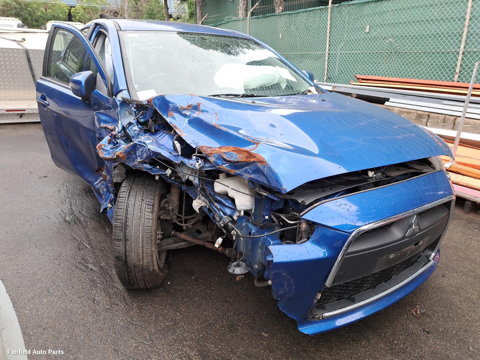 2014 Mitsubishi Lancer Left Taillight