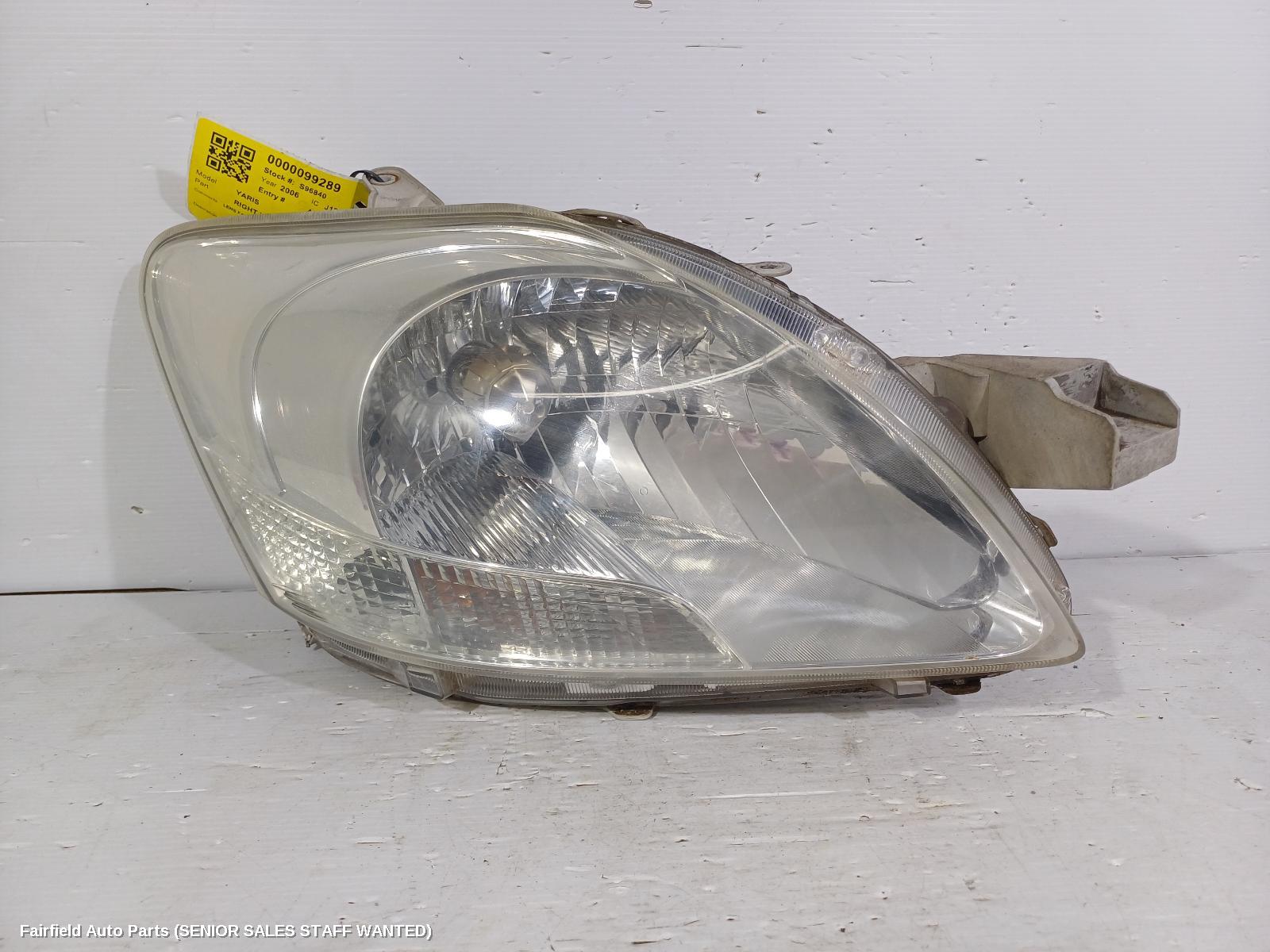 2006 Toyota Yaris Right Headlamp