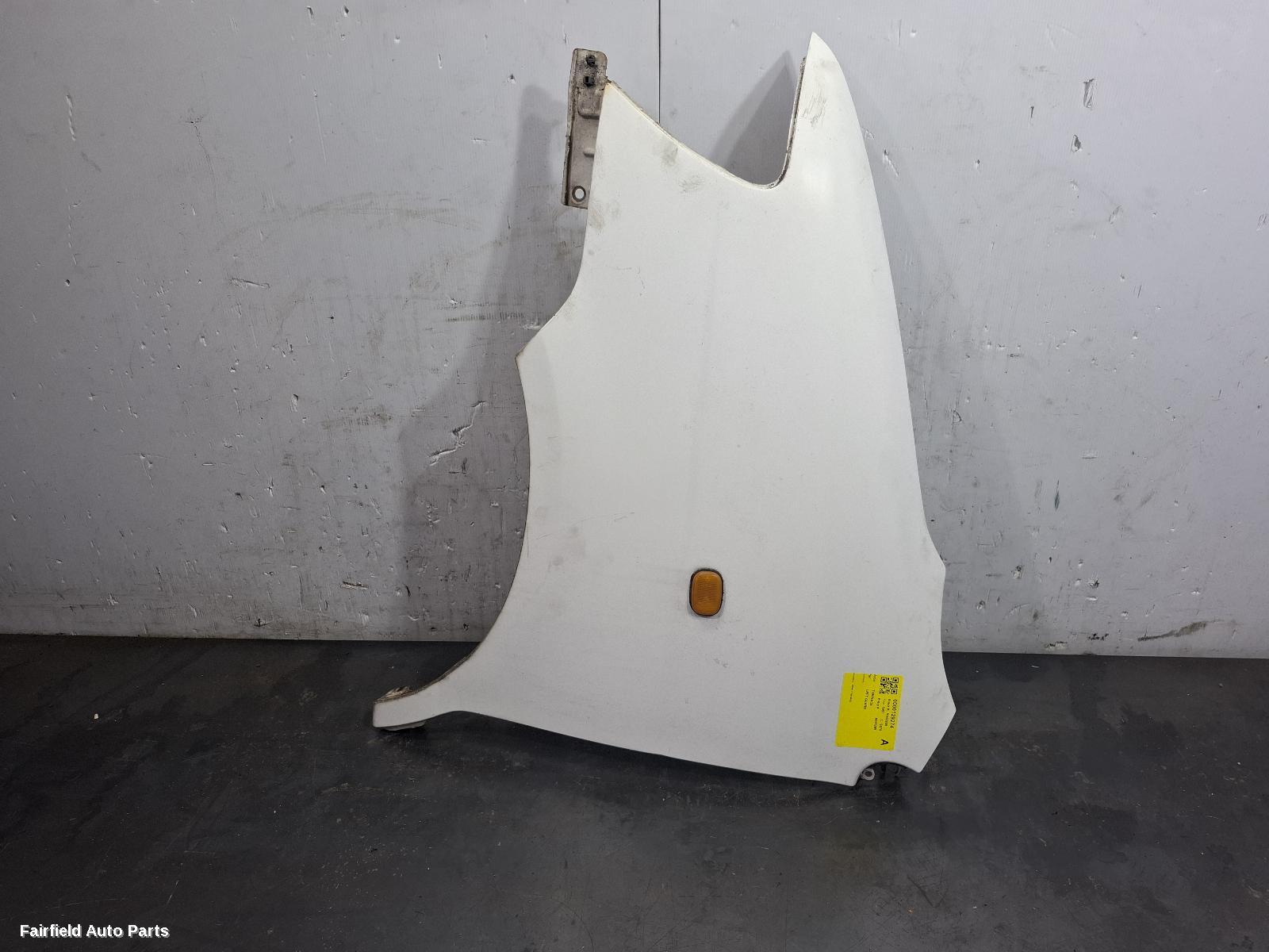 1996-2005 Toyota Townace Left Guard