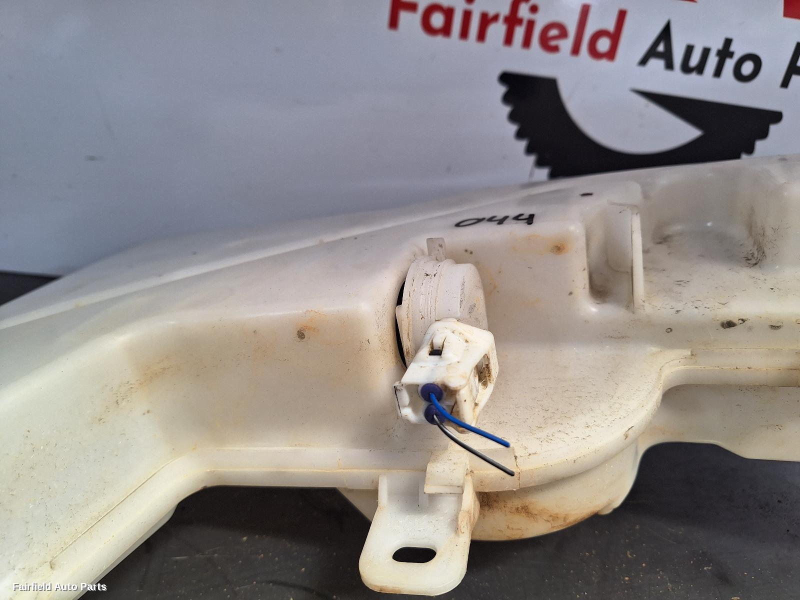 2018-2020 Mercedes X Class Washer Bottle
