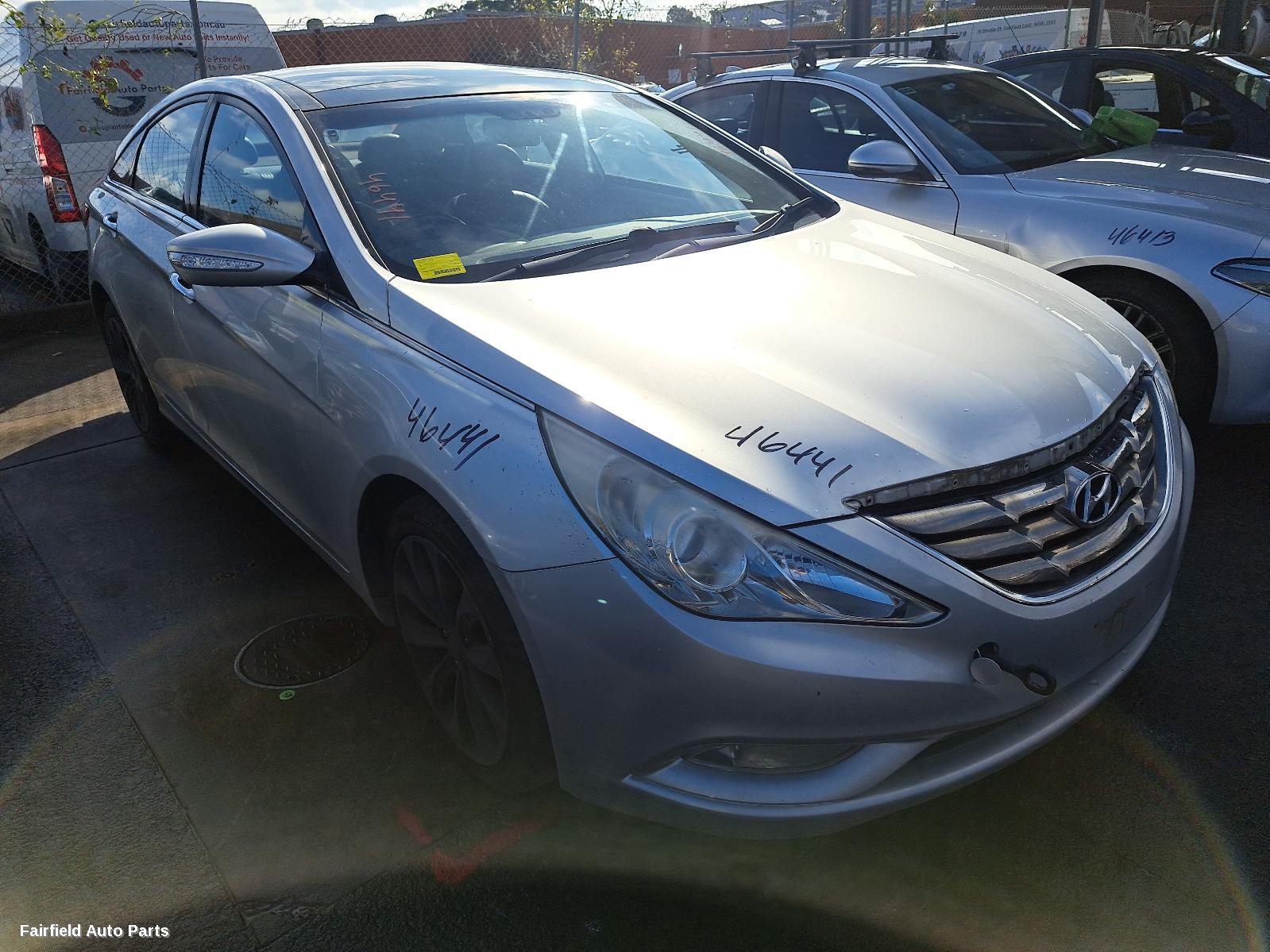 2010-2013 Hyundai I45 Rear Garnish
