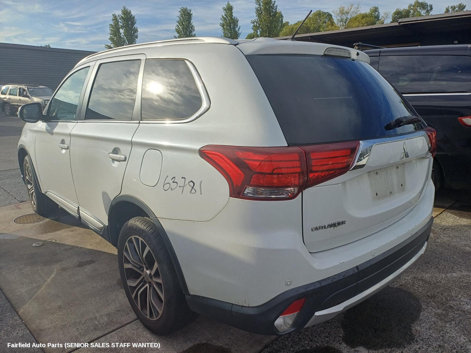 2015 Mitsubishi Outlander Right Rear Door Sliding