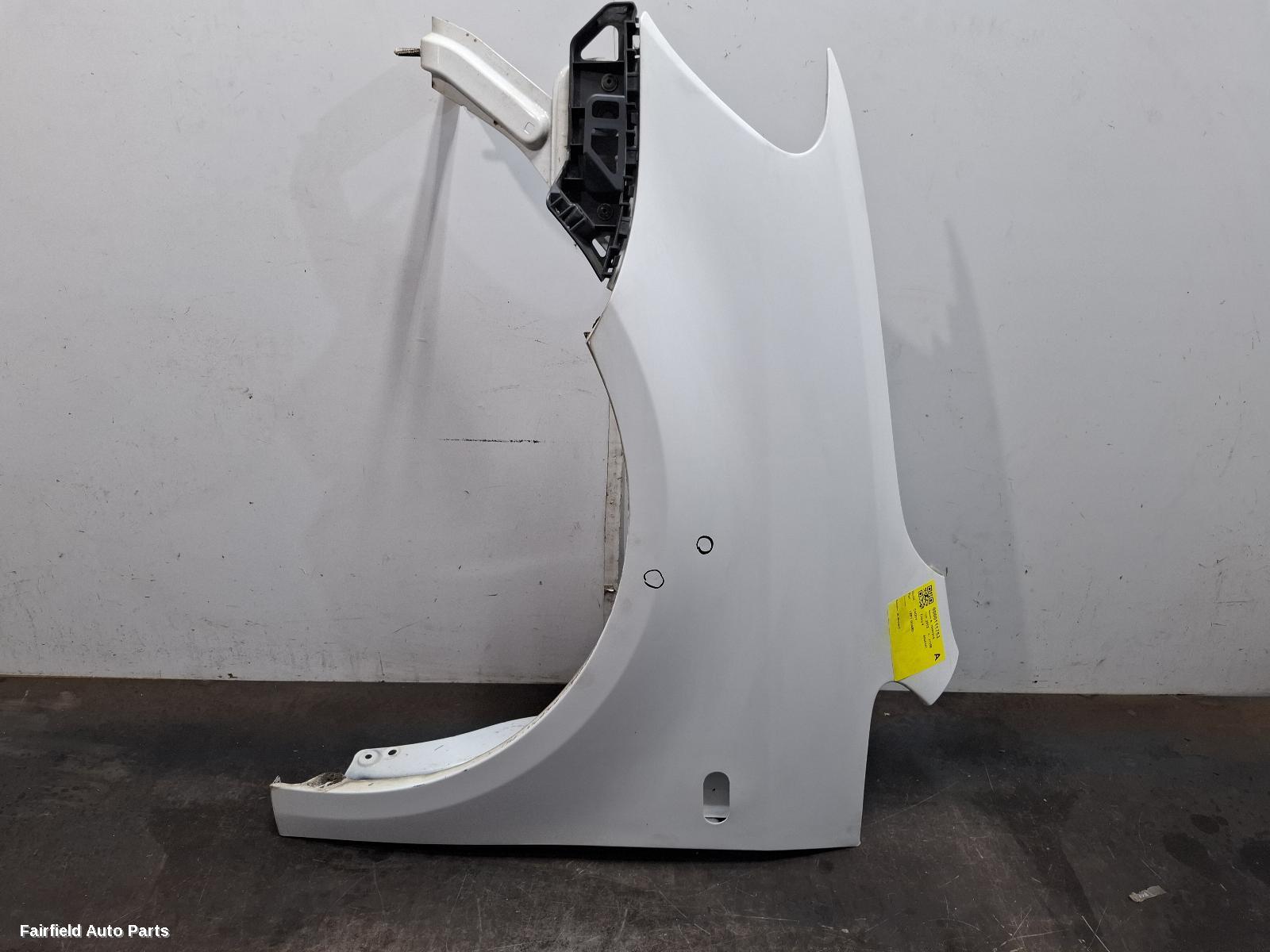 2010-2015 Volkswagen Caddy Left Guard