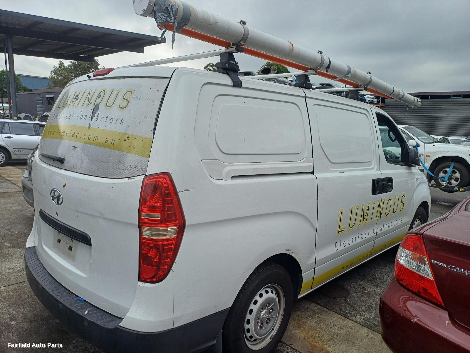2011 Hyundai Iload/imax Cargo Barrier