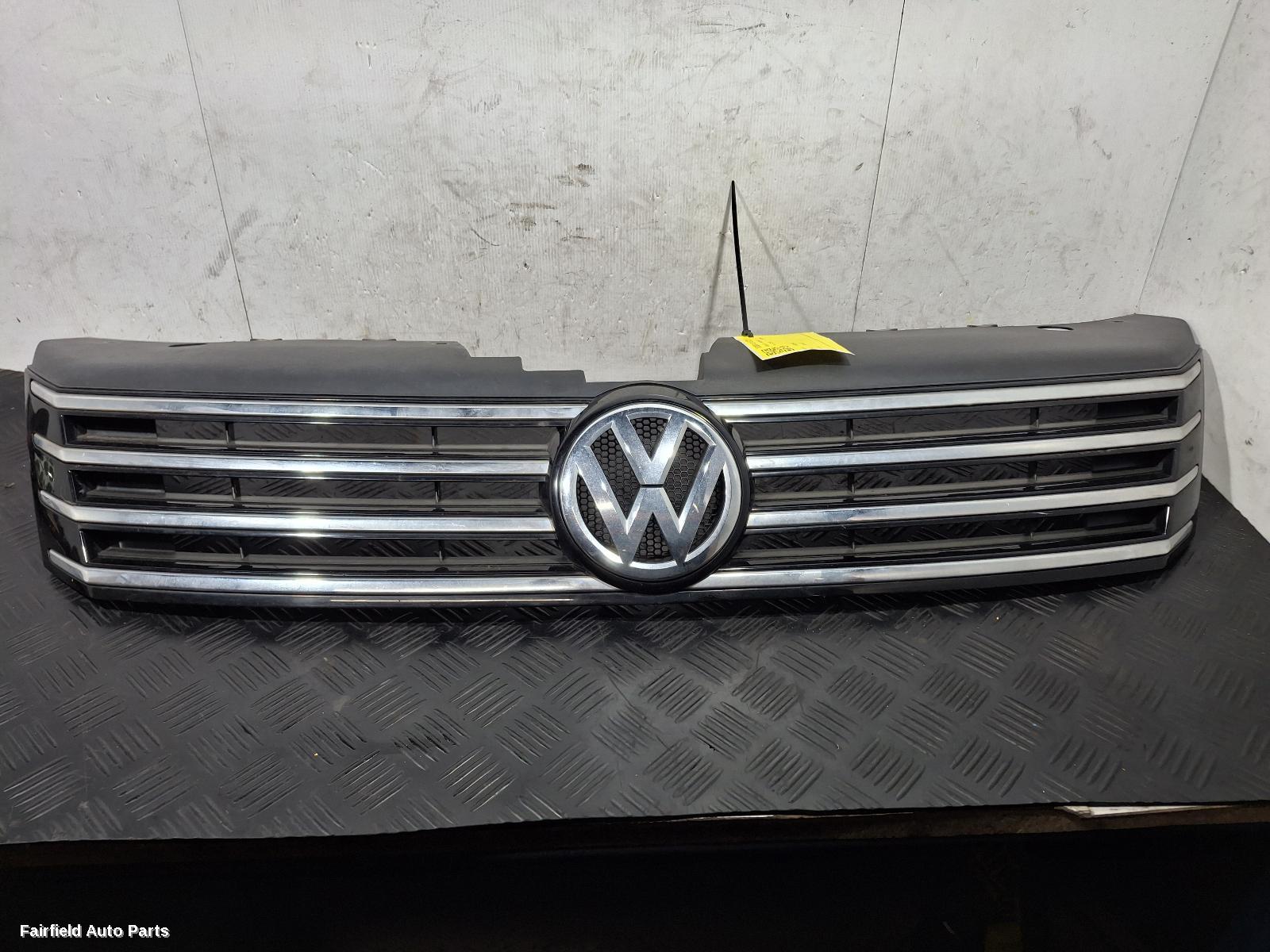 2010-2015 Volkswagen Passat Grille