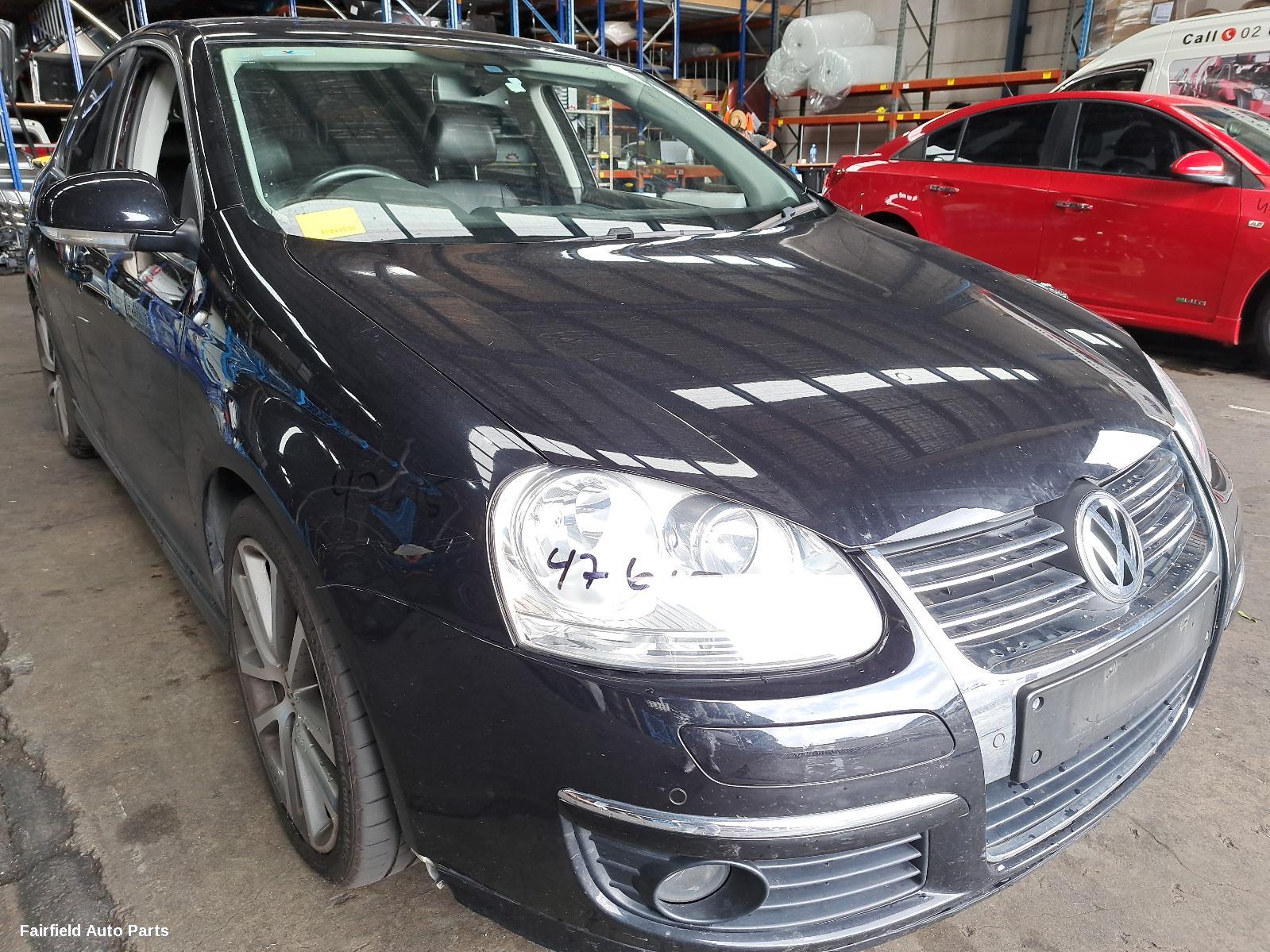 2009 Volkswagen Jetta Right Headlamp