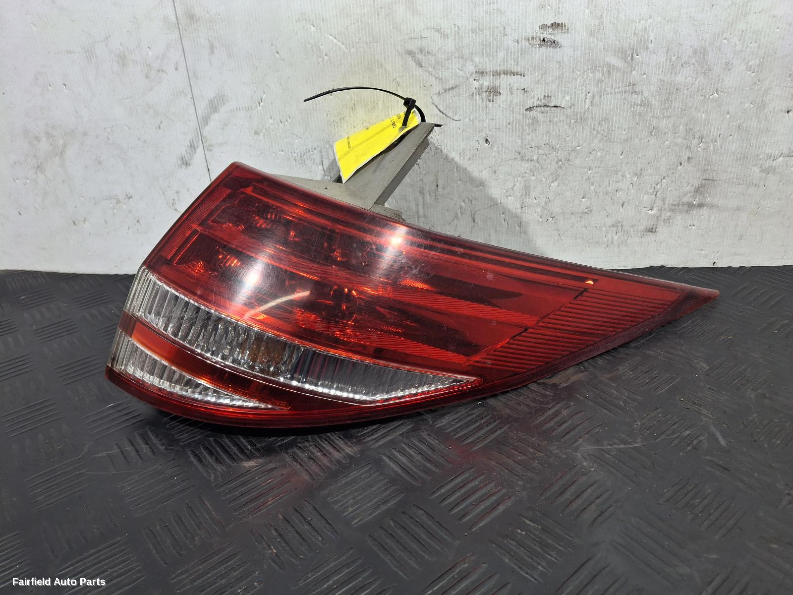 2006-2008 Toyota Tarago Right Taillight