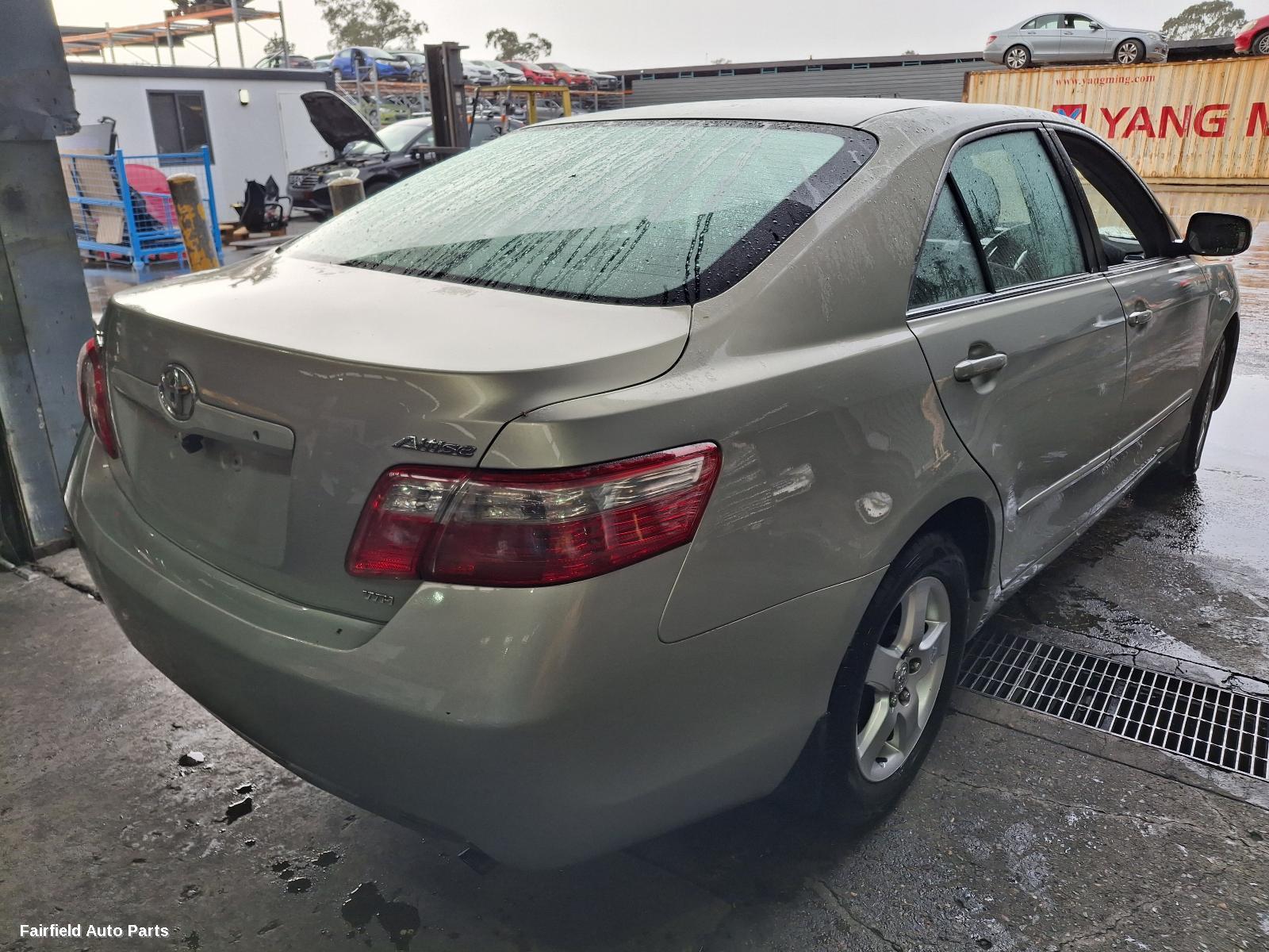 2009 Toyota Camry Left Taillight
