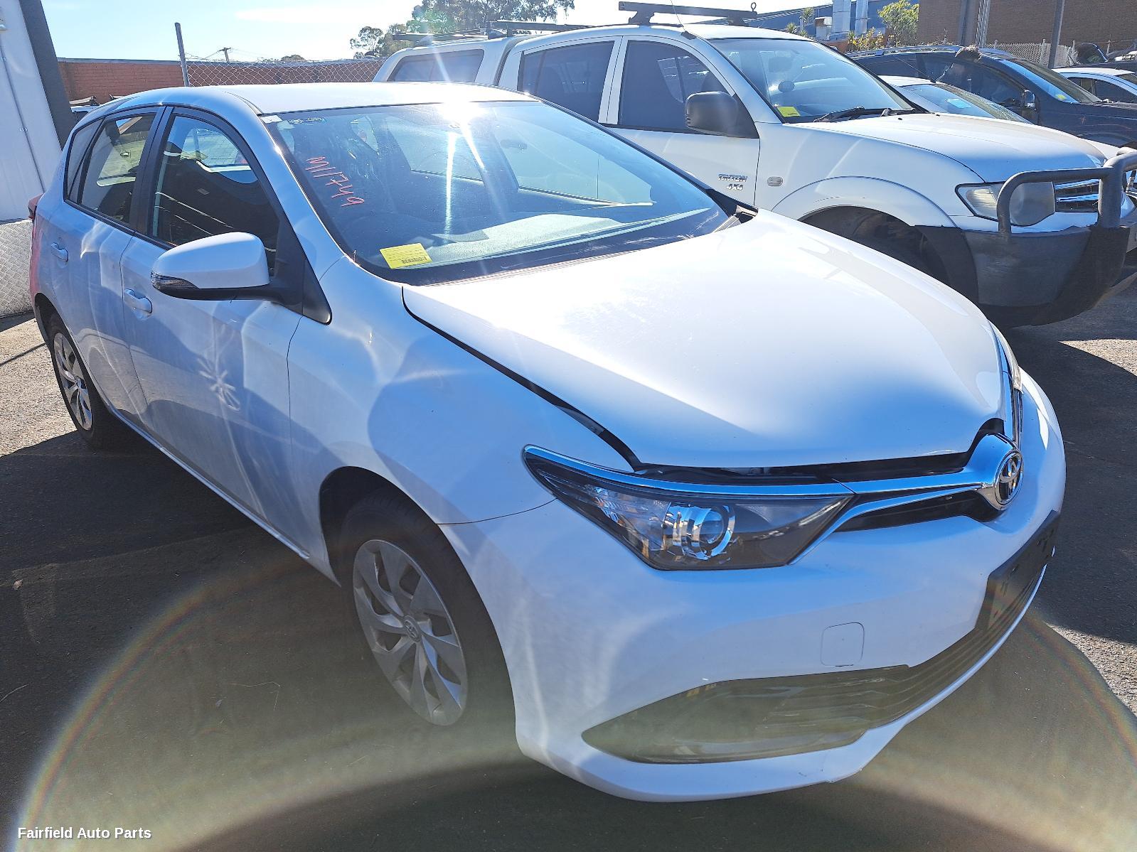 2015 Toyota Corolla Right Taillight