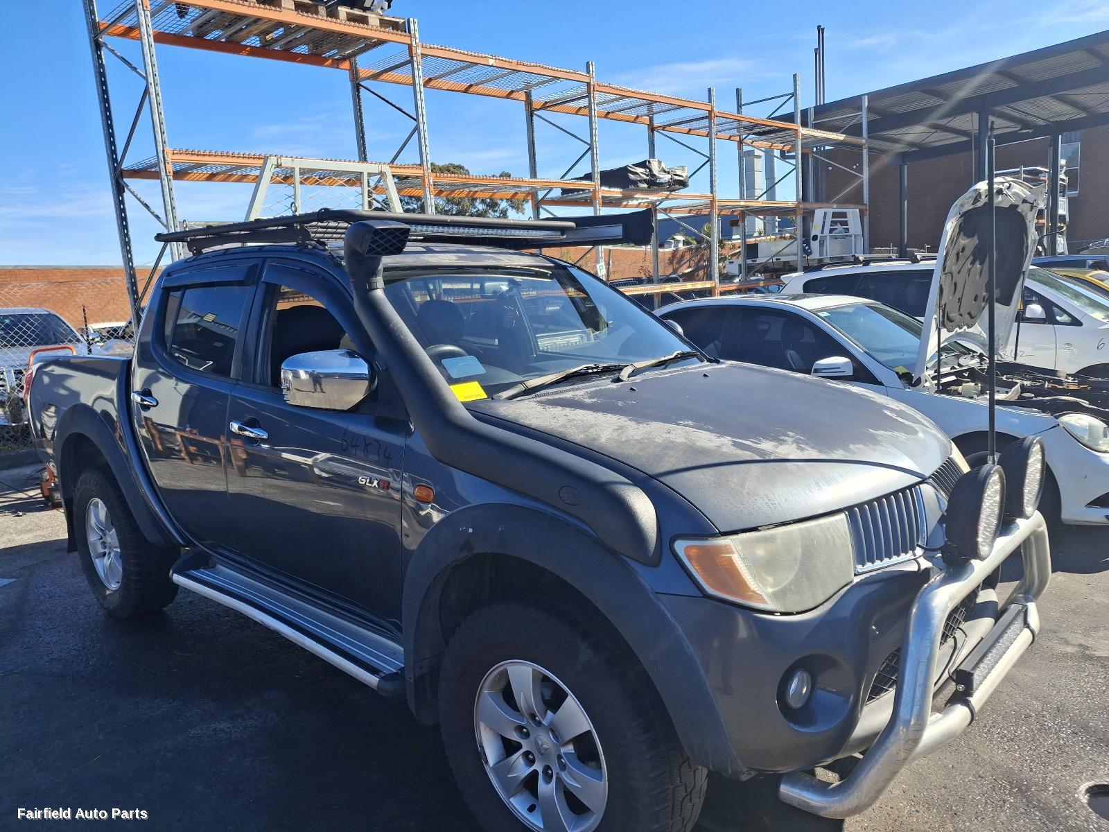 2009 Mitsubishi Triton Left Rear Door Sliding