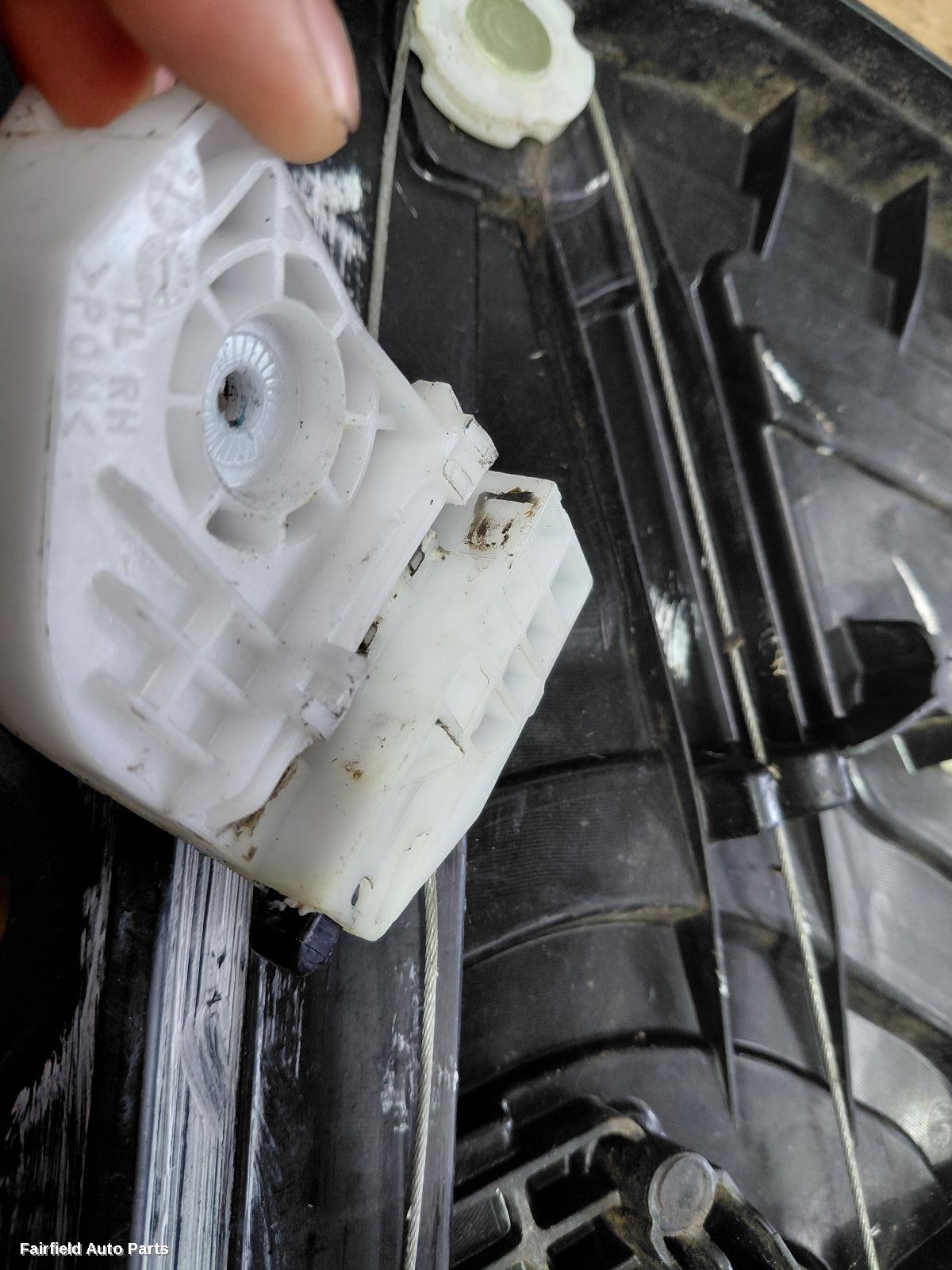 2015-2021 Hyundai Tucson Right Front Window Reg Motor