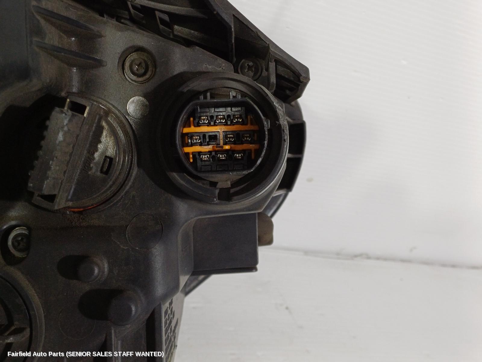 2016 Hyundai Santa Fe Left Headlamp