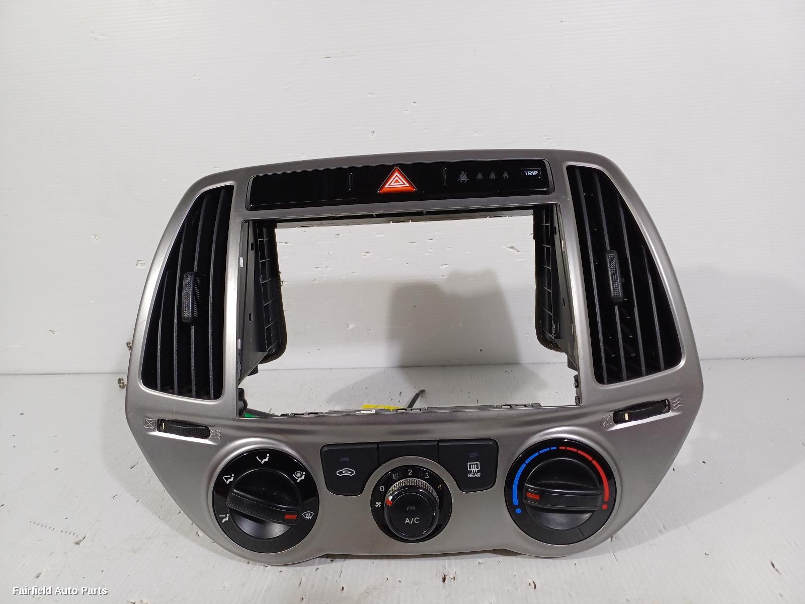 2012-2015 Hyundai I20 Heater Ac Controls