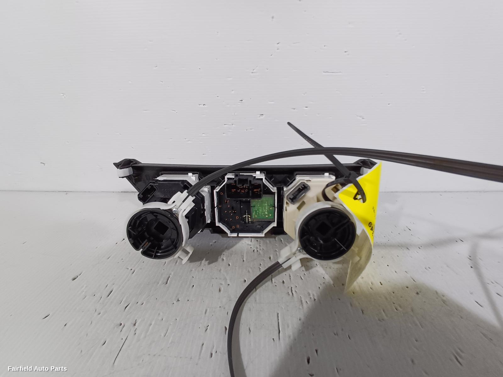 2012-2018 Toyota Rav4 Heater Ac Controls