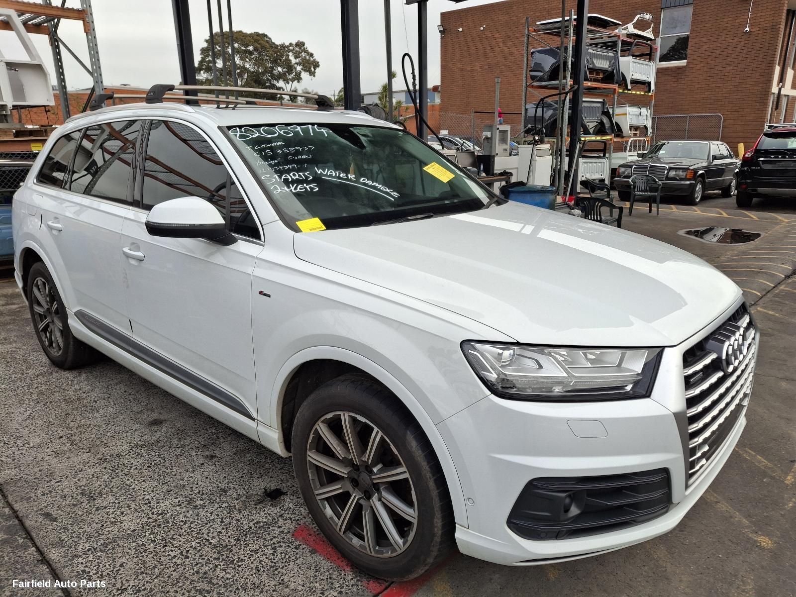 2017 Audi Q7 Right Headlamp