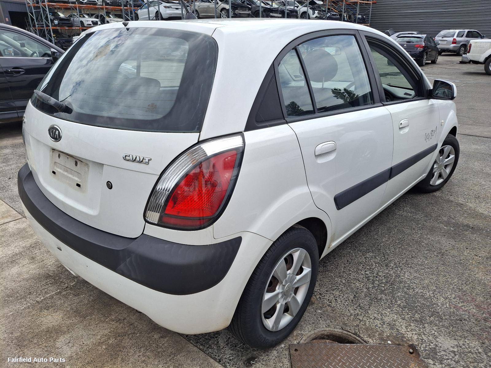 2006 Kia Rio Left Rear Door Sliding