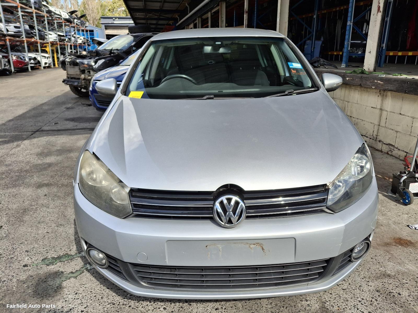 2010 Volkswagen Golf Right Front Window Reg Motor