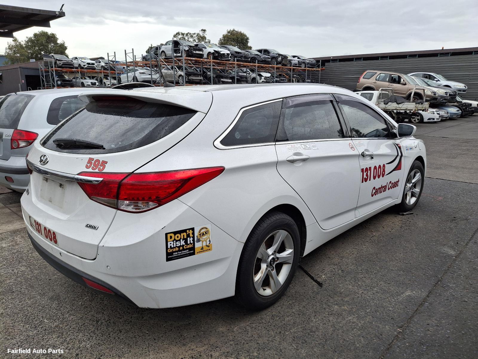 2011-2019 Hyundai I40 Right Rear Door Sliding