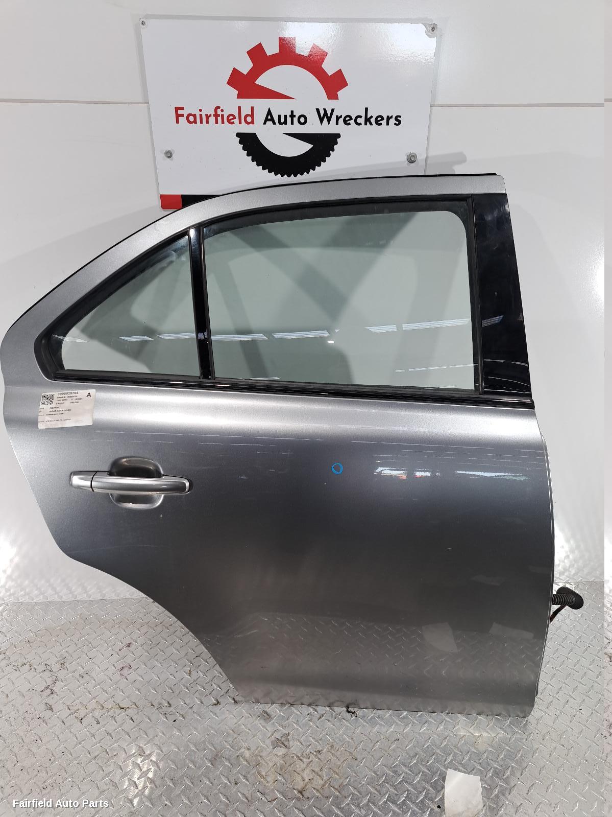 2009-2017 Suzuki Kizashi Right Rear Door Sliding