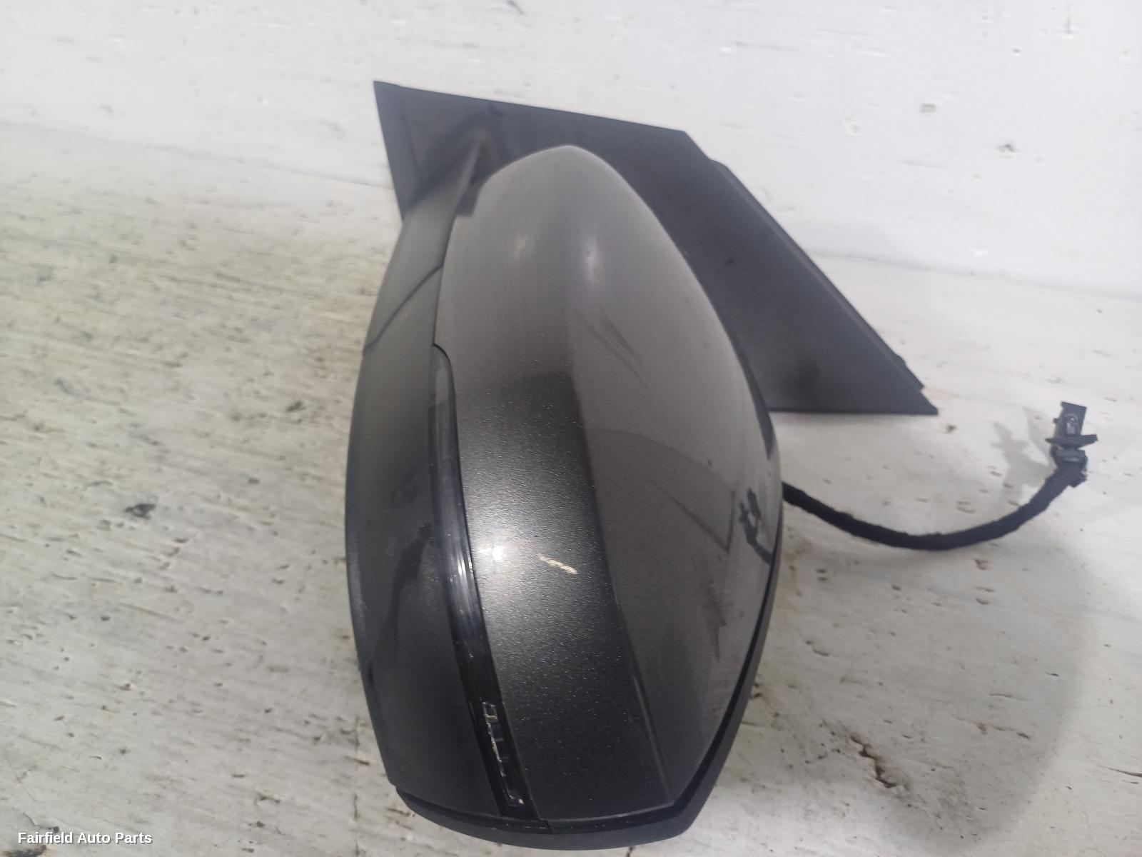 2010-2014 Volkswagen Polo Left Door Mirror