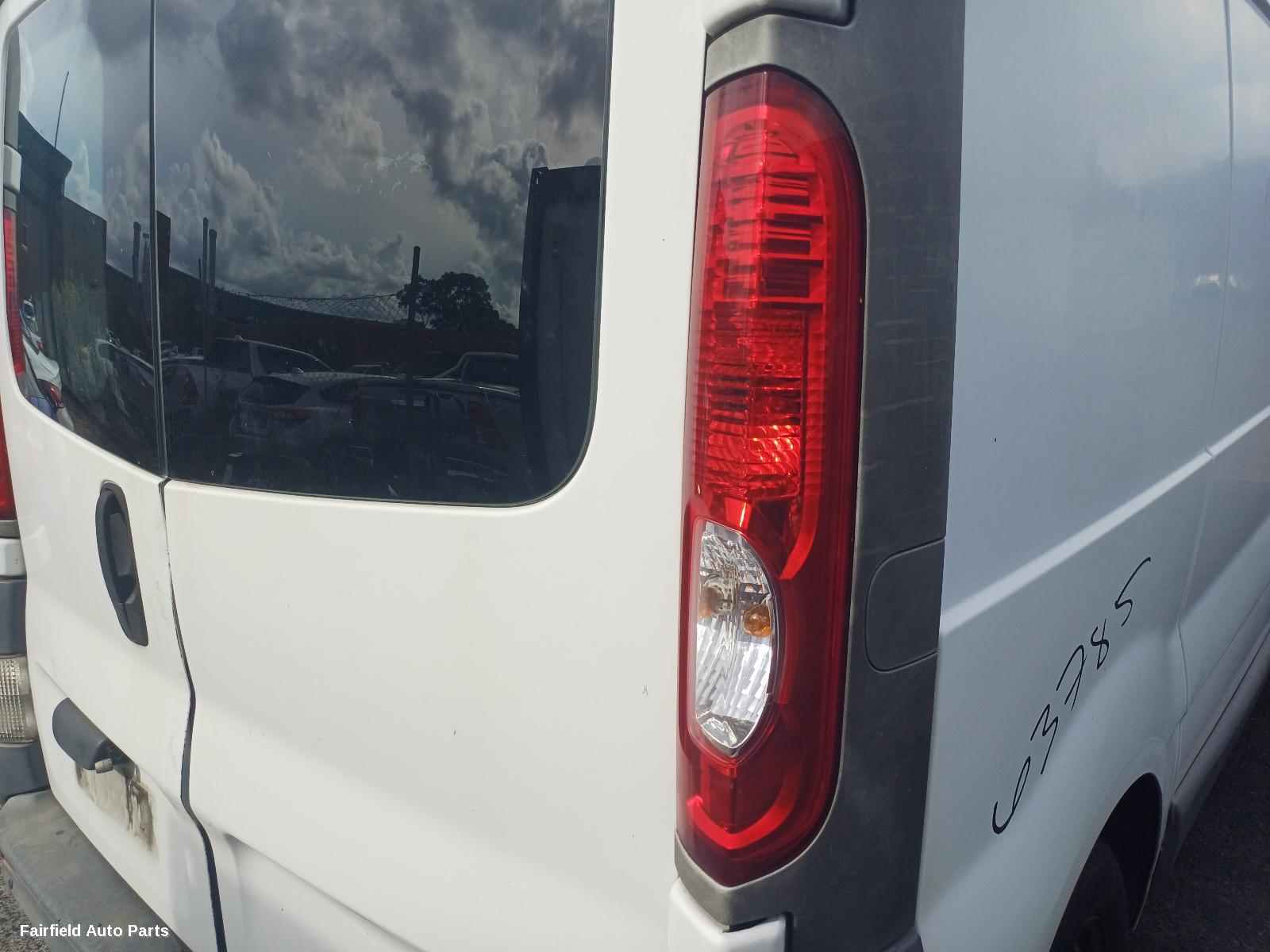 2014 Renault Trafic Left Front Door