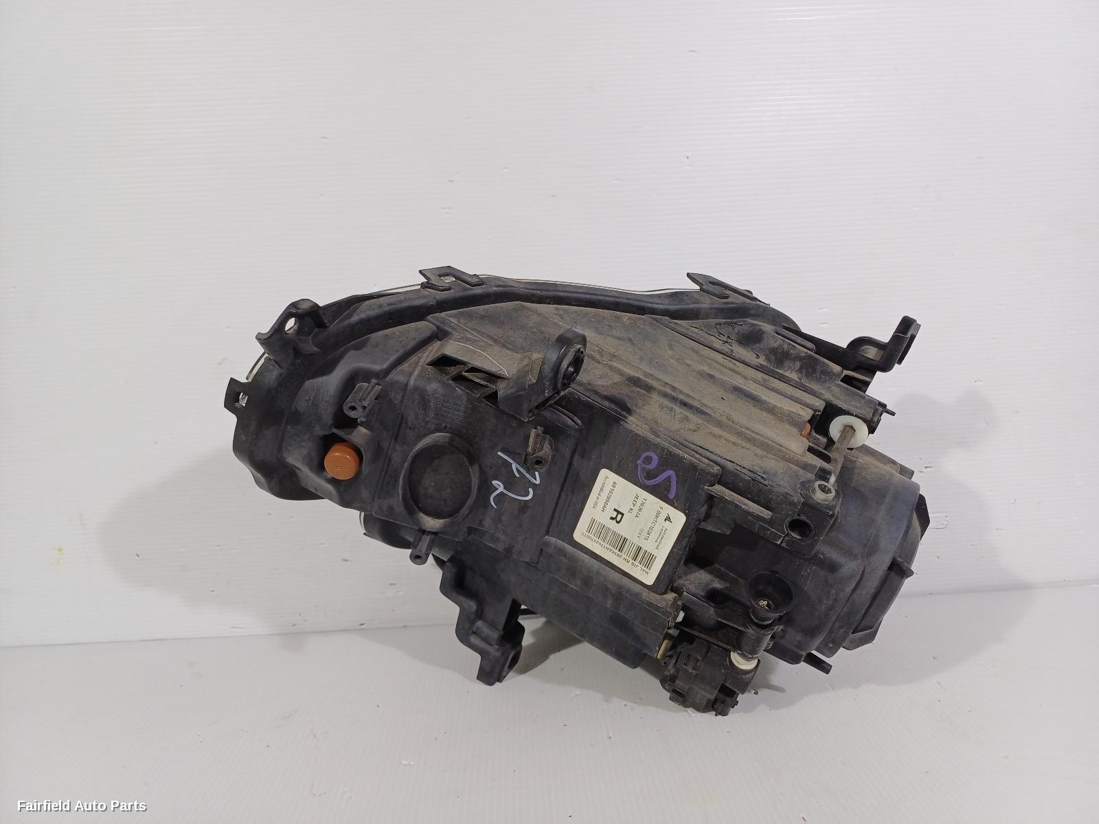 2014-2018 Jeep Cherokee Right Headlamp